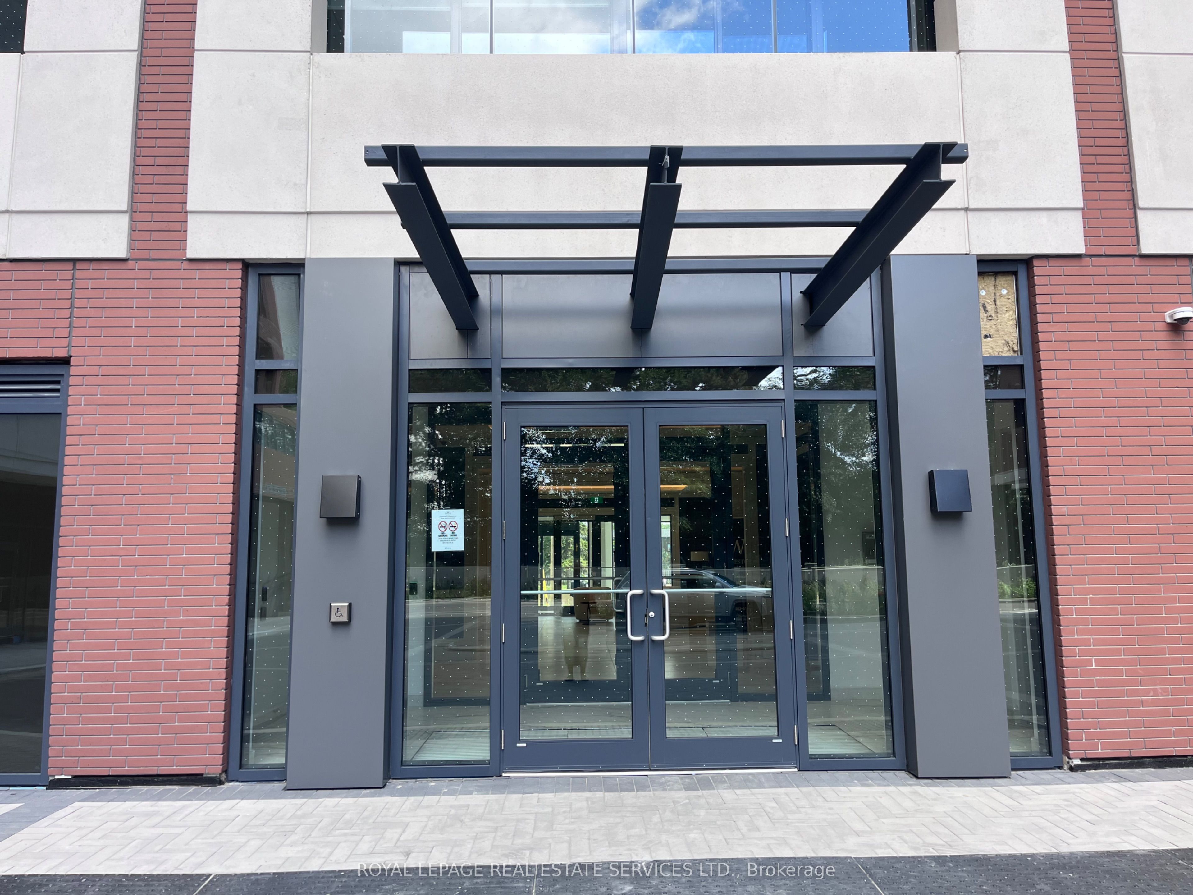 4010 Eglinton Avenue W 1422, Toronto, ON M9A 0G5 photo 2