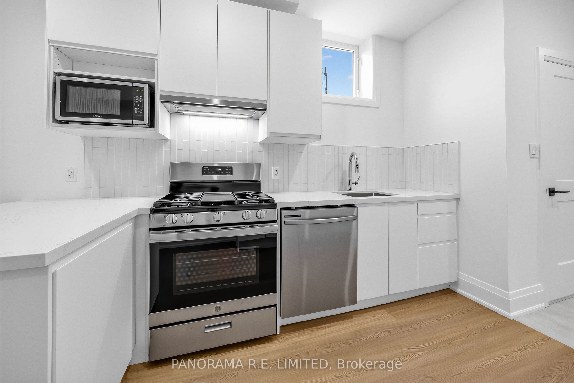606 Abana Road Lower, Mississauga, ON L5A 1H4 photo 5