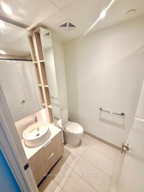28 Ann Street 1204, Mississauga, ON L5G 0E1 photo 3