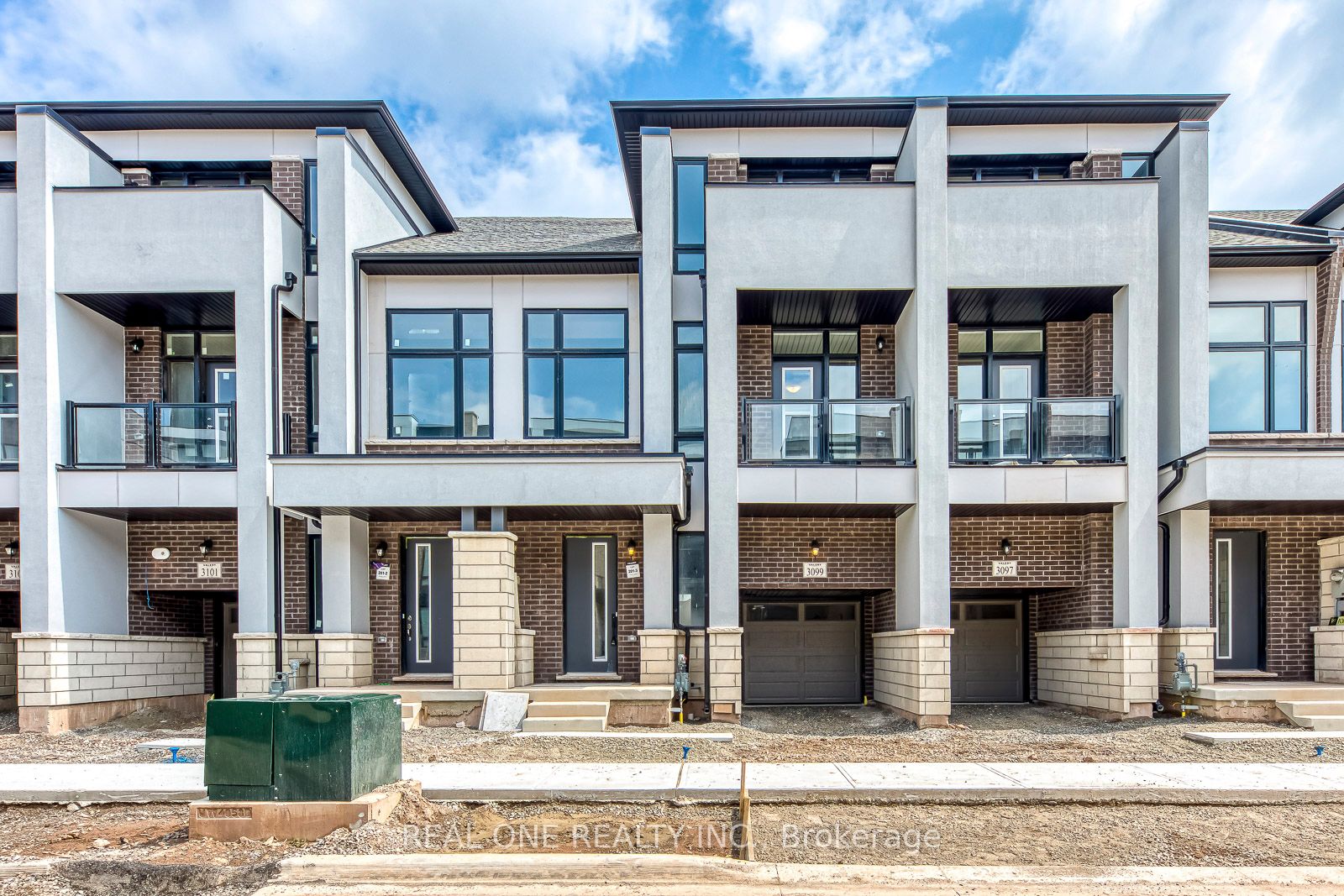 3099 Perkins Way, Oakville, ON L6H 7Z5