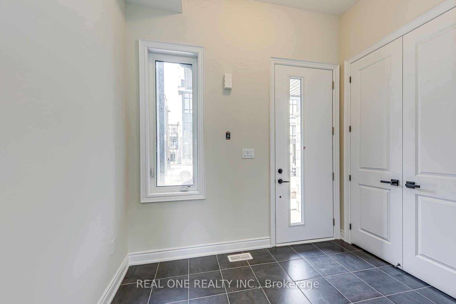 3099 Perkins Way, Oakville, ON L6H 7Z5 photo 3