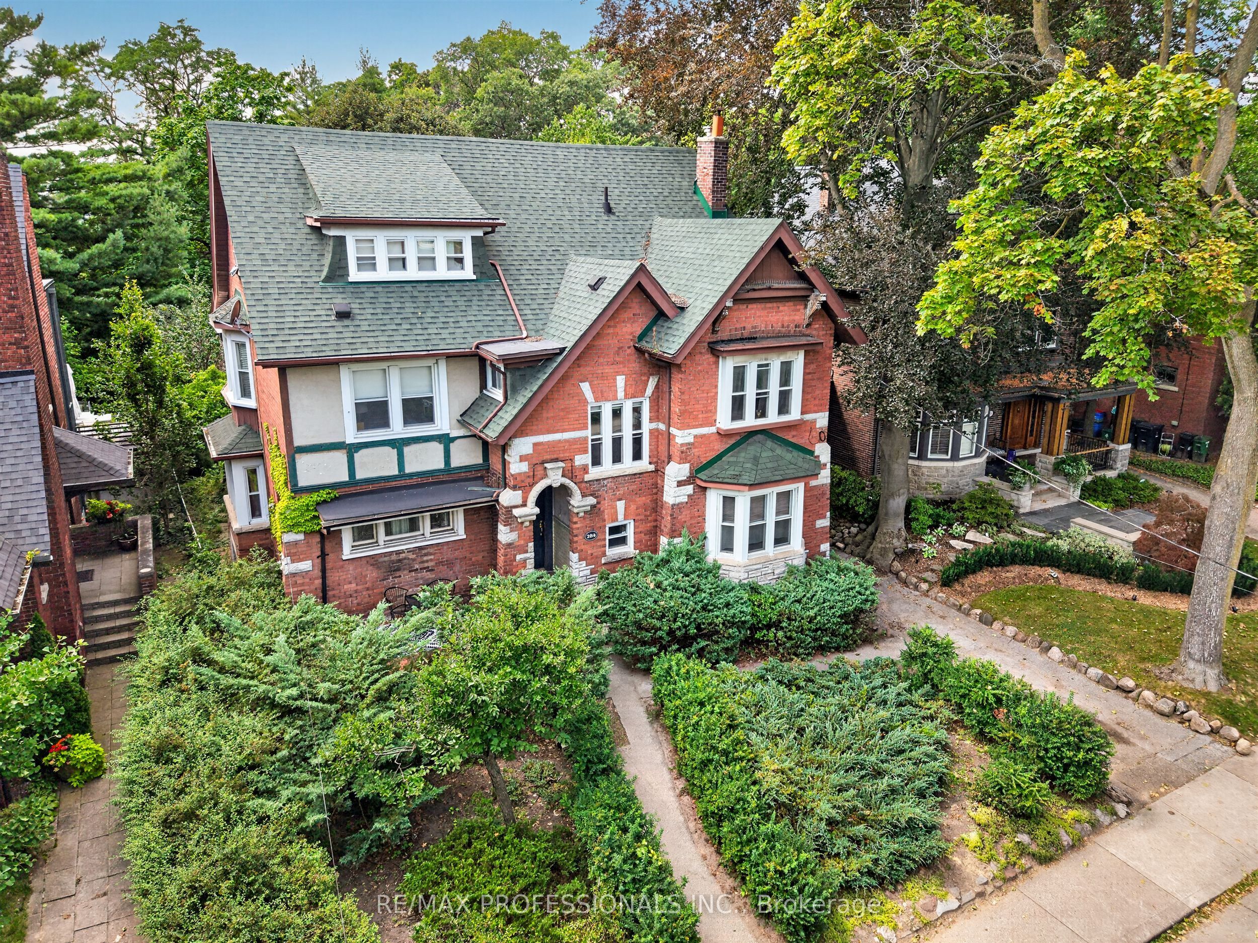284 Indian Road, Toronto, ON M6R 2X2