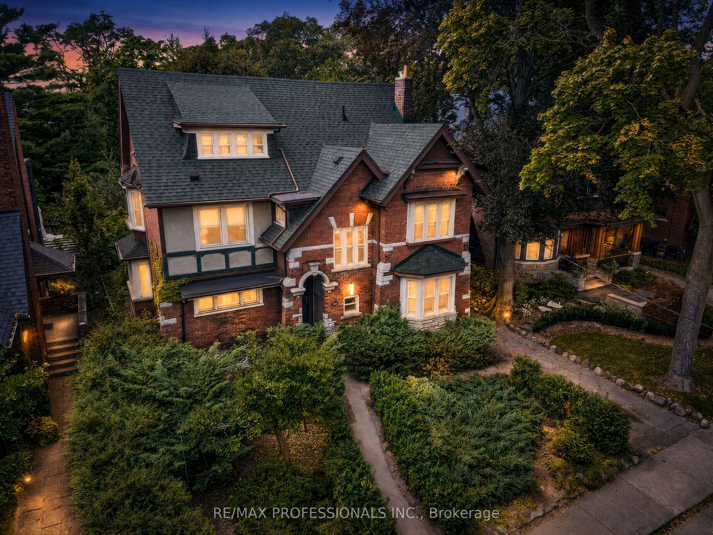 284 Indian Road, Toronto, ON M6R 2X2 photo 2