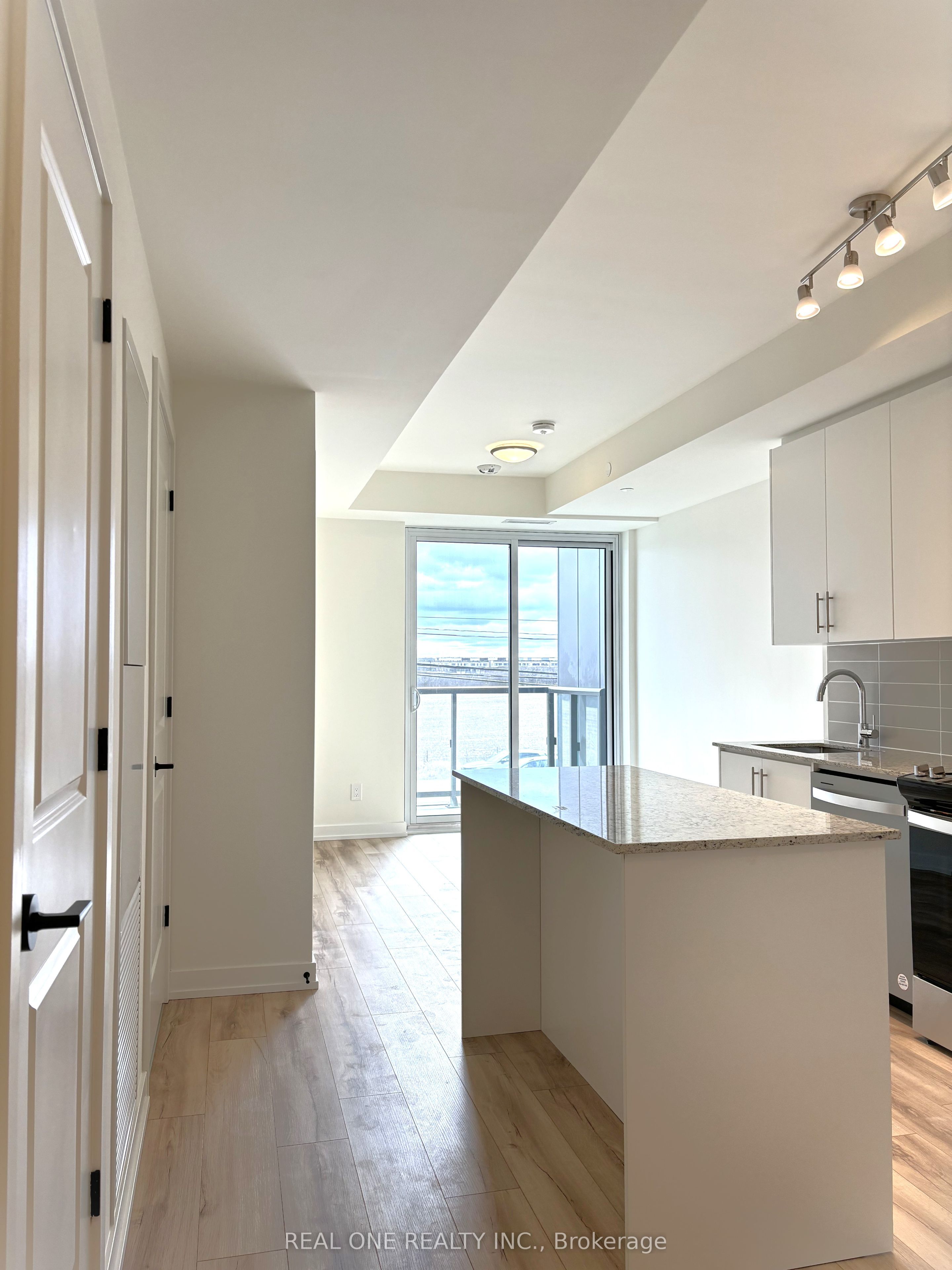 335 Wheat Boom Drive 211, Oakville, ON L6H 7X5 photo 4