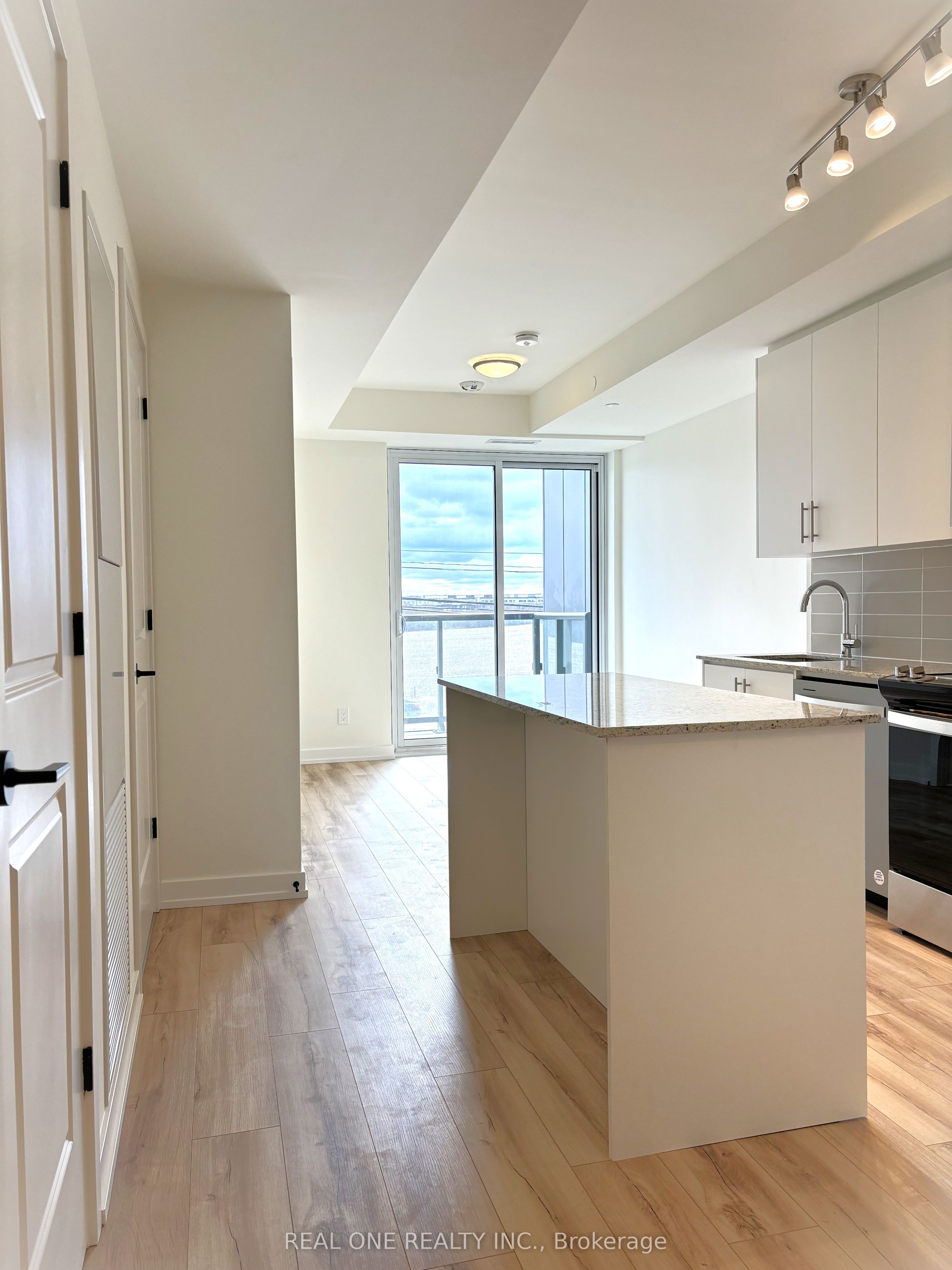335 Wheat Boom Drive 211, Oakville, ON L6H 7X5 photo 5