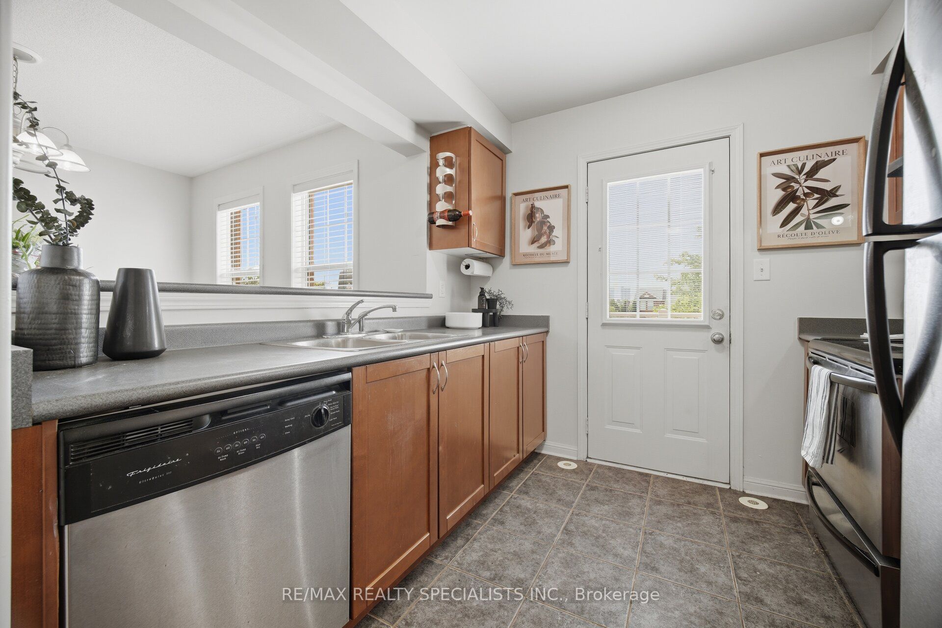 1170 Barnard Drive, Milton, ON L9T 6R5 photo 4