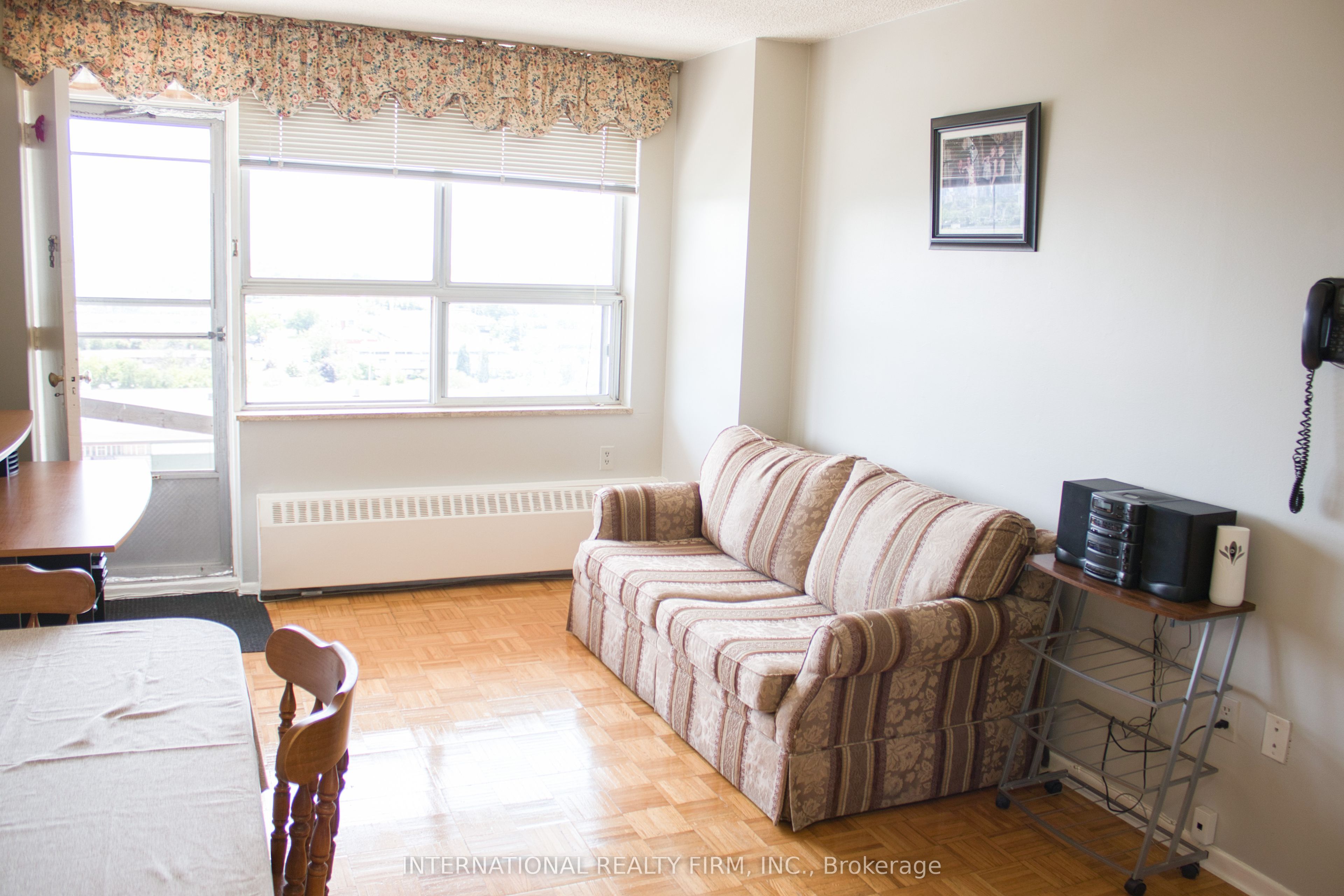 50 Lotherton Pathway 1111, Toronto, ON M6B 2G8 photo 4