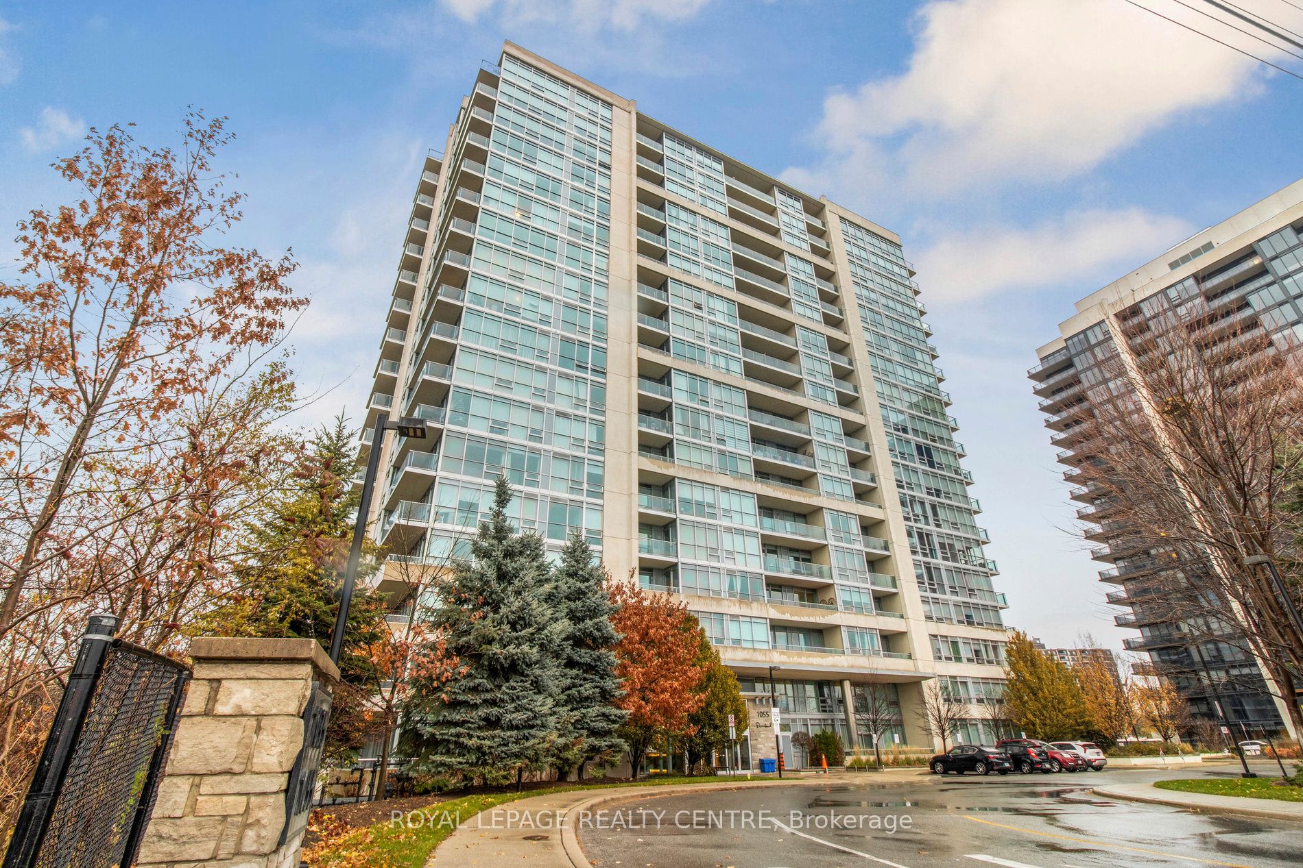 1055 Southdown Road 1503, Mississauga, ON L5J 0A3 photo 2