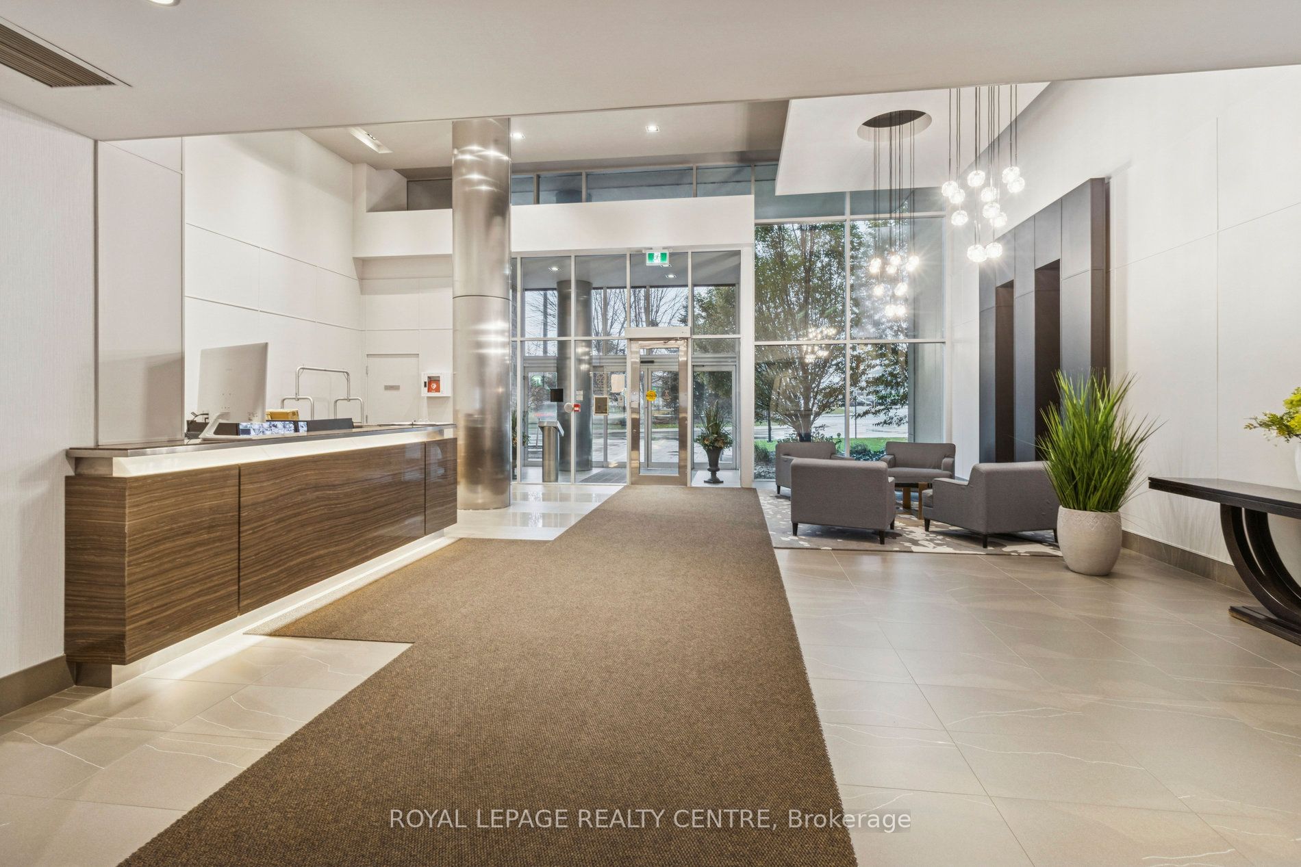 1055 Southdown Road 1503, Mississauga, ON L5J 0A3 photo 4