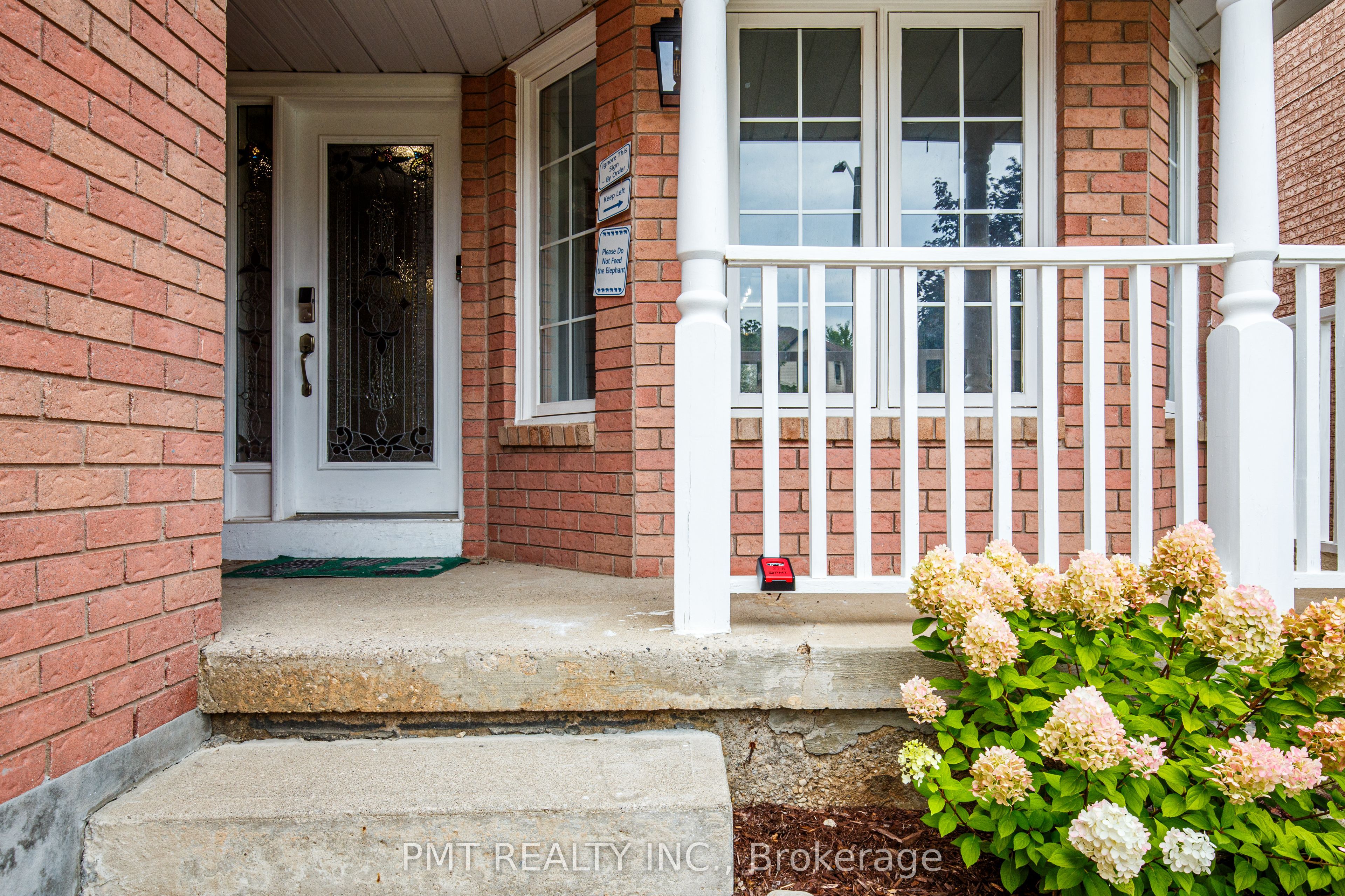 6364 Alderwood Trail, Mississauga, ON L5N 6X1 photo 2