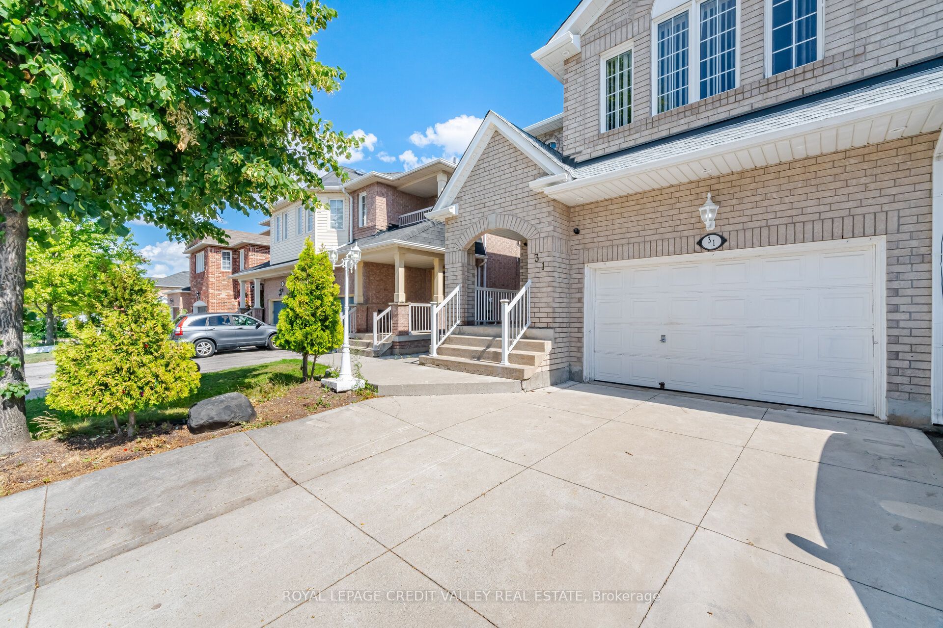 31 Capistro Street, Brampton, ON L7A 3H6 photo 3