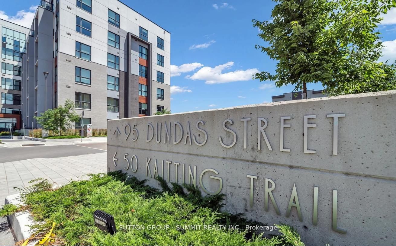 95 DUNDAS Street 110, Oakville, ON L6M 5N4