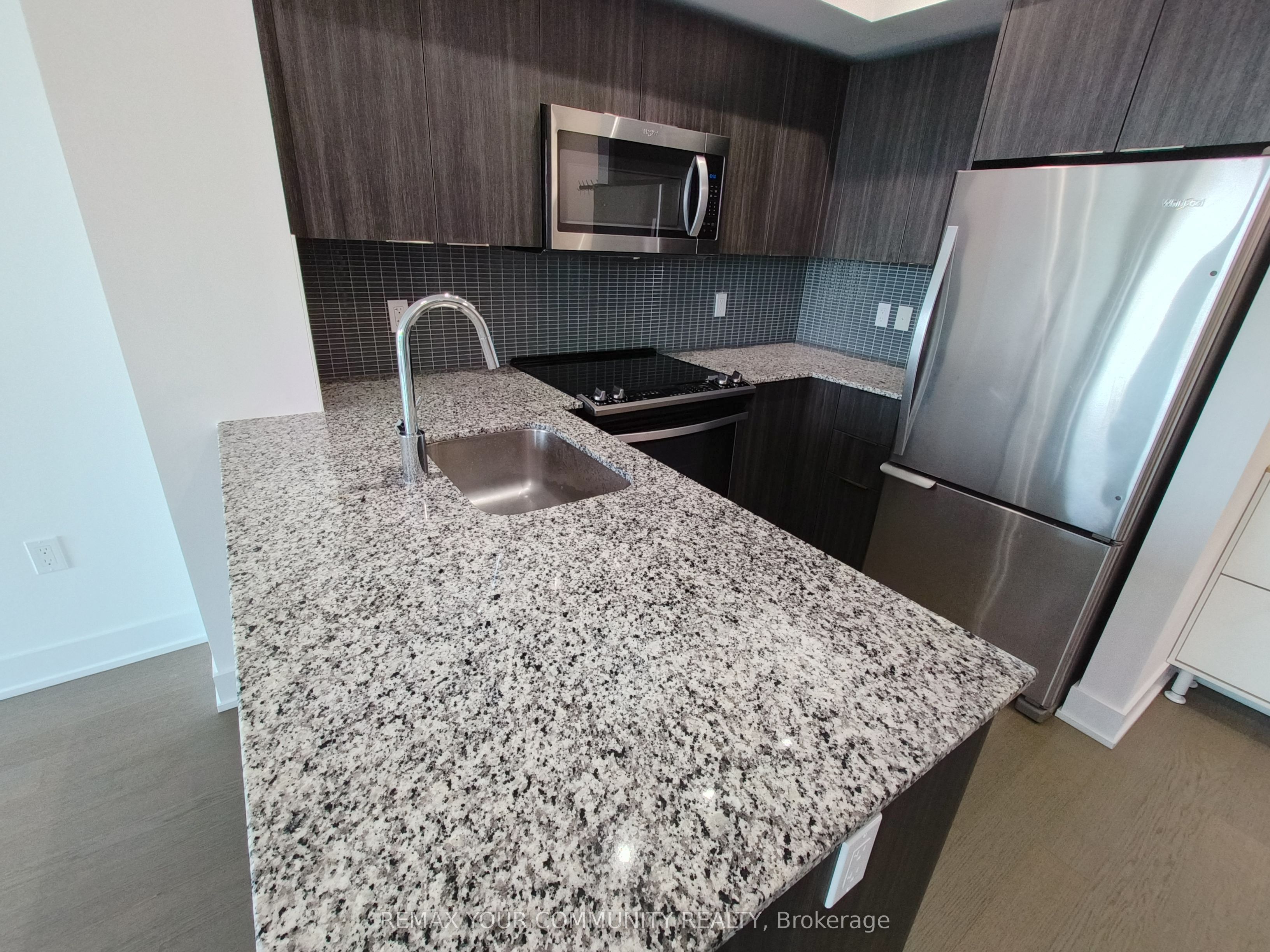 20 Shore Breeze Drive 1411, Toronto, ON M8V 0C7 photo 2