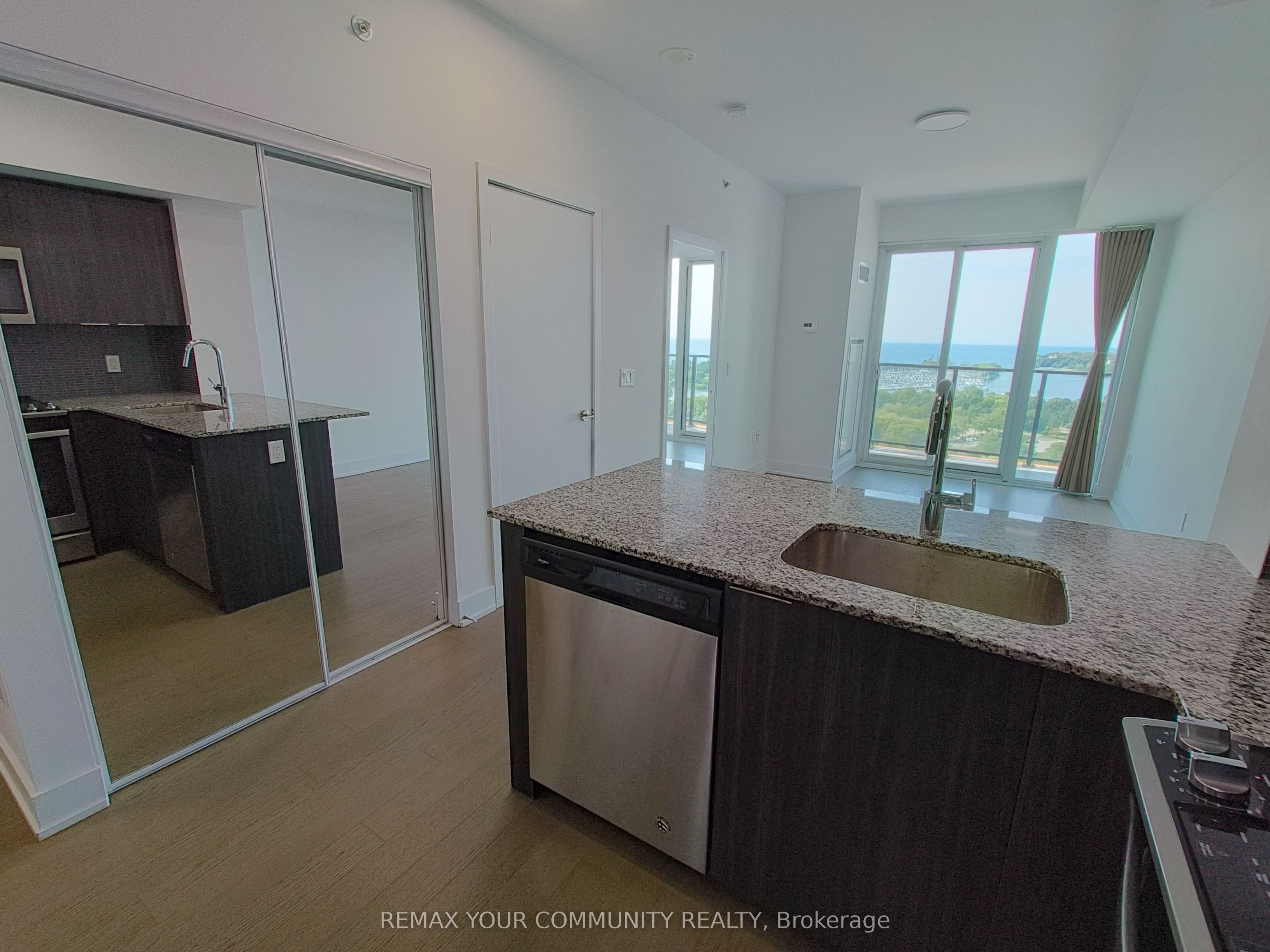 20 Shore Breeze Drive 1411, Toronto, ON M8V 0C7 photo 3