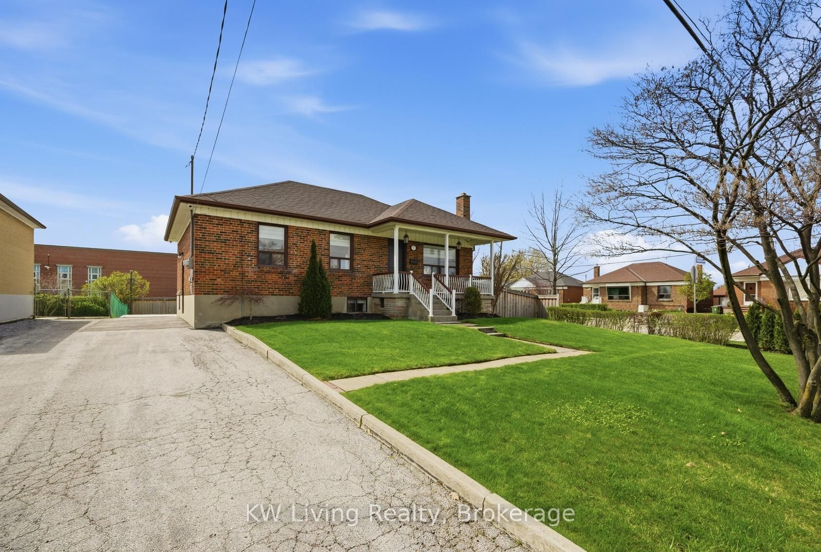1 Bayford Avenue, Toronto, ON M3K 1W6 photo 3