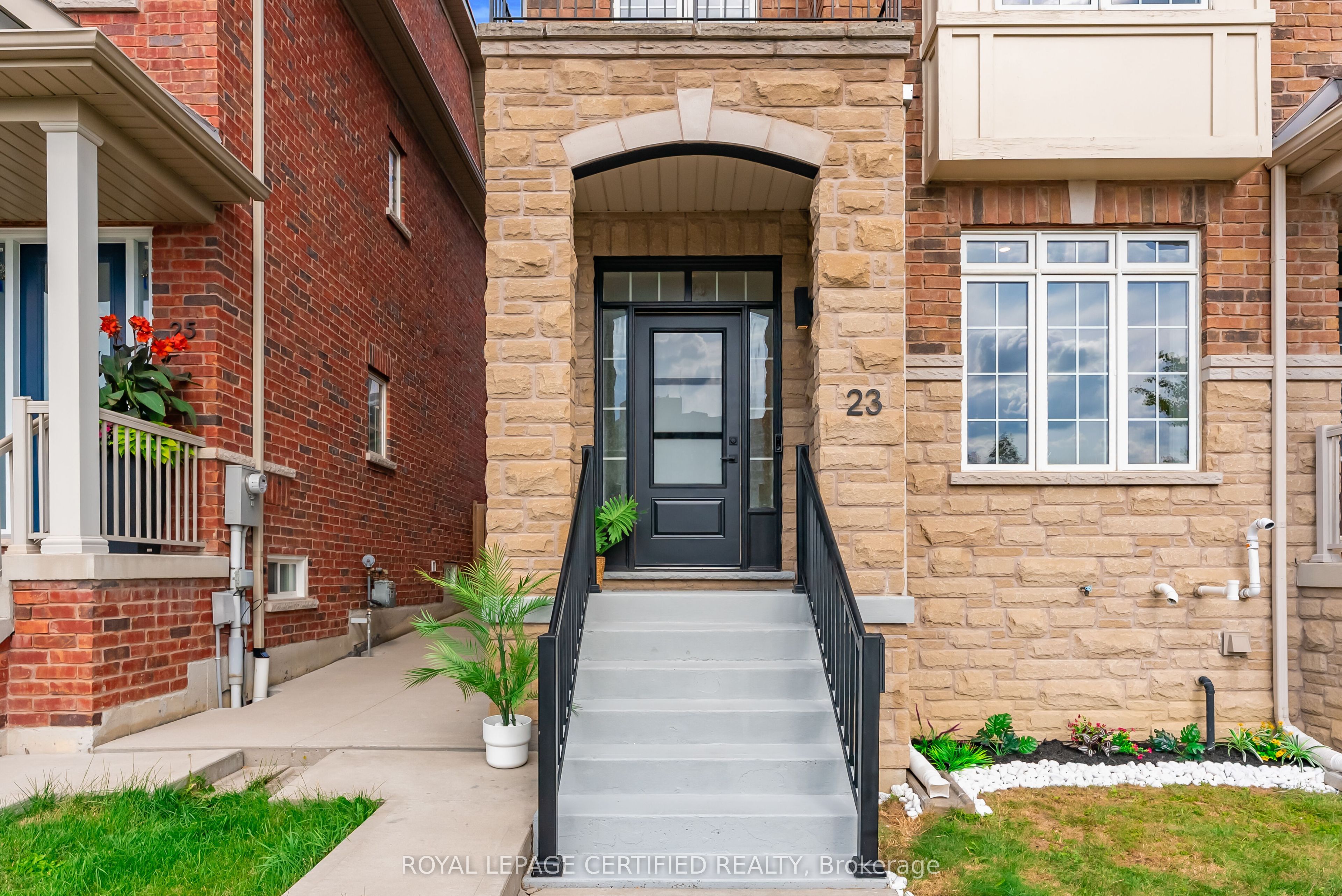 23 Charlie Jordan Road, Toronto, ON M9M 0B7 photo 4