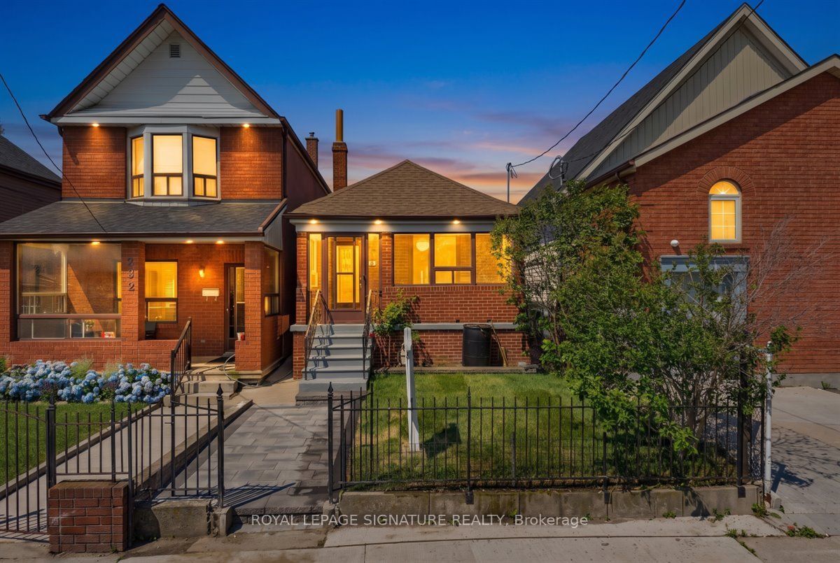 234 Nairn Avenue, Toronto, ON M6E 4H4