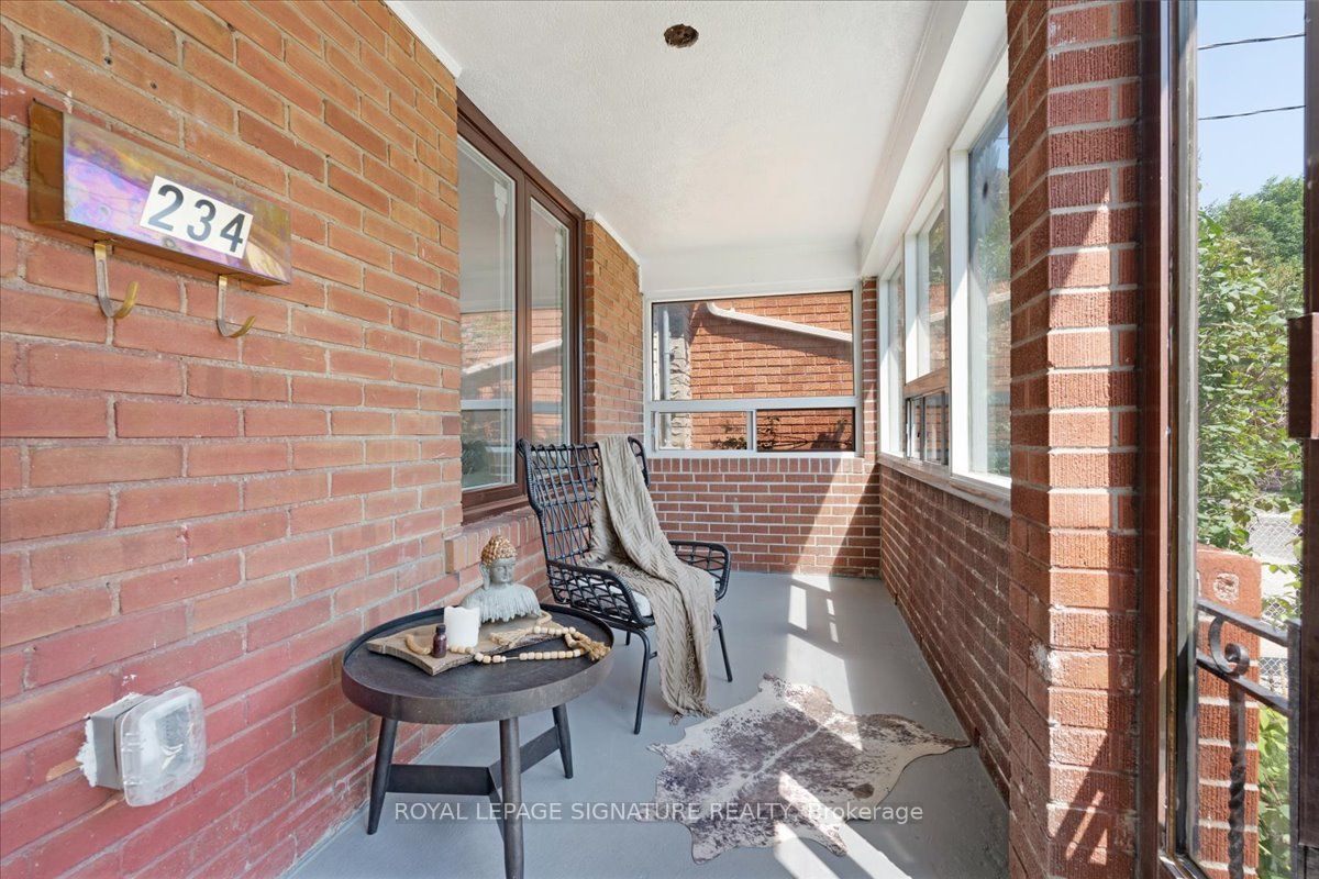 234 Nairn Avenue, Toronto, ON M6E 4H4 photo 4