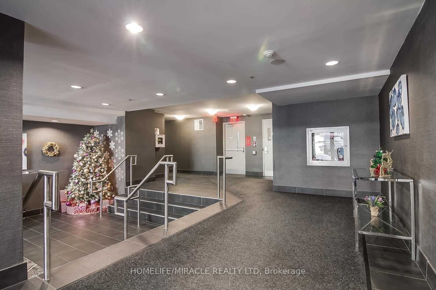 816 Lansdowne Avenue 423, Toronto, ON M6H 4K6 photo 3