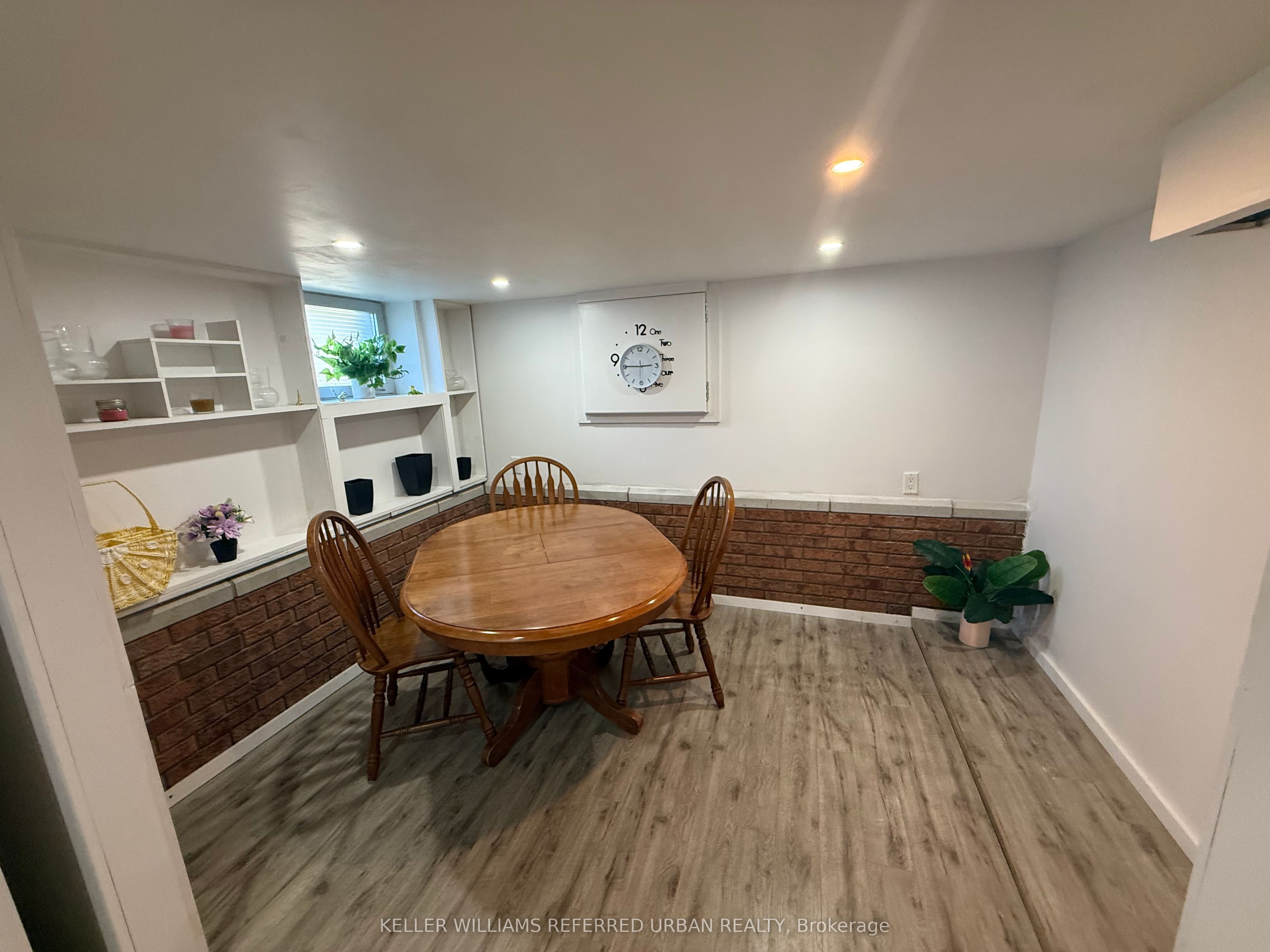 23 Algoma Street Bsmt, Toronto, ON M8Y 1C2 photo 5
