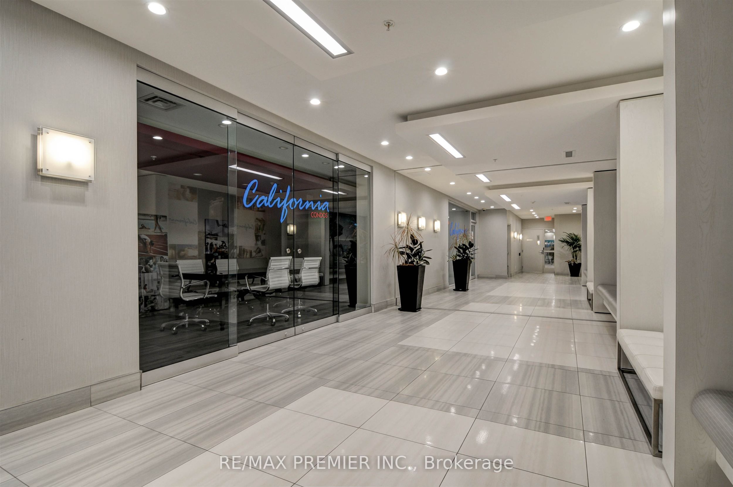 165 Legion Road N 2133, Toronto, ON M8Y 0B3 photo 3