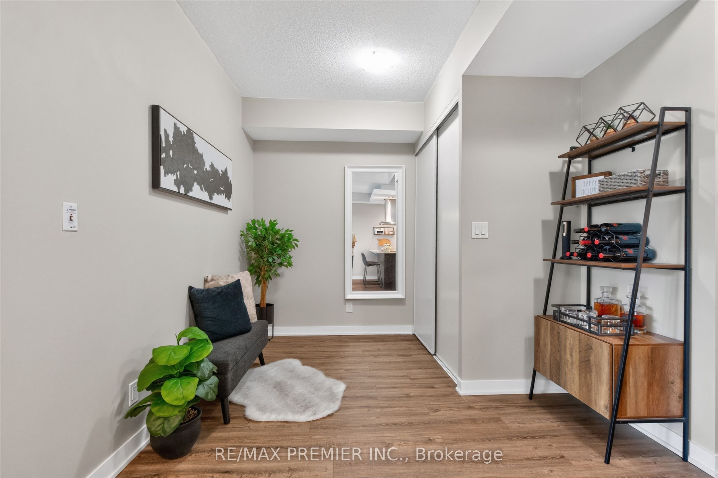 165 Legion Road N 2133, Toronto, ON M8Y 0B3 photo 5