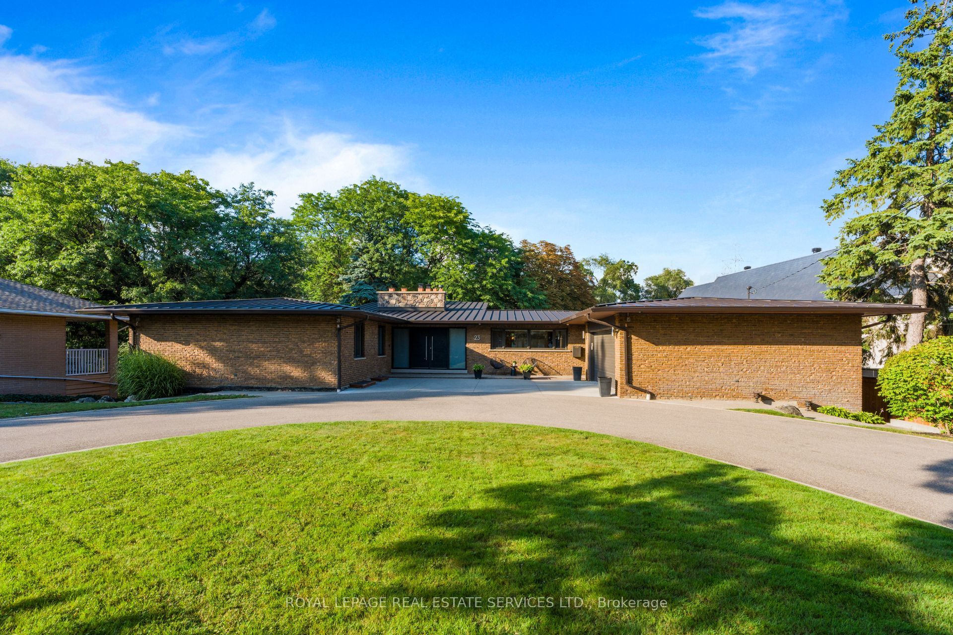 23 Lorraine Gardens, Toronto, ON M9B 4Z5