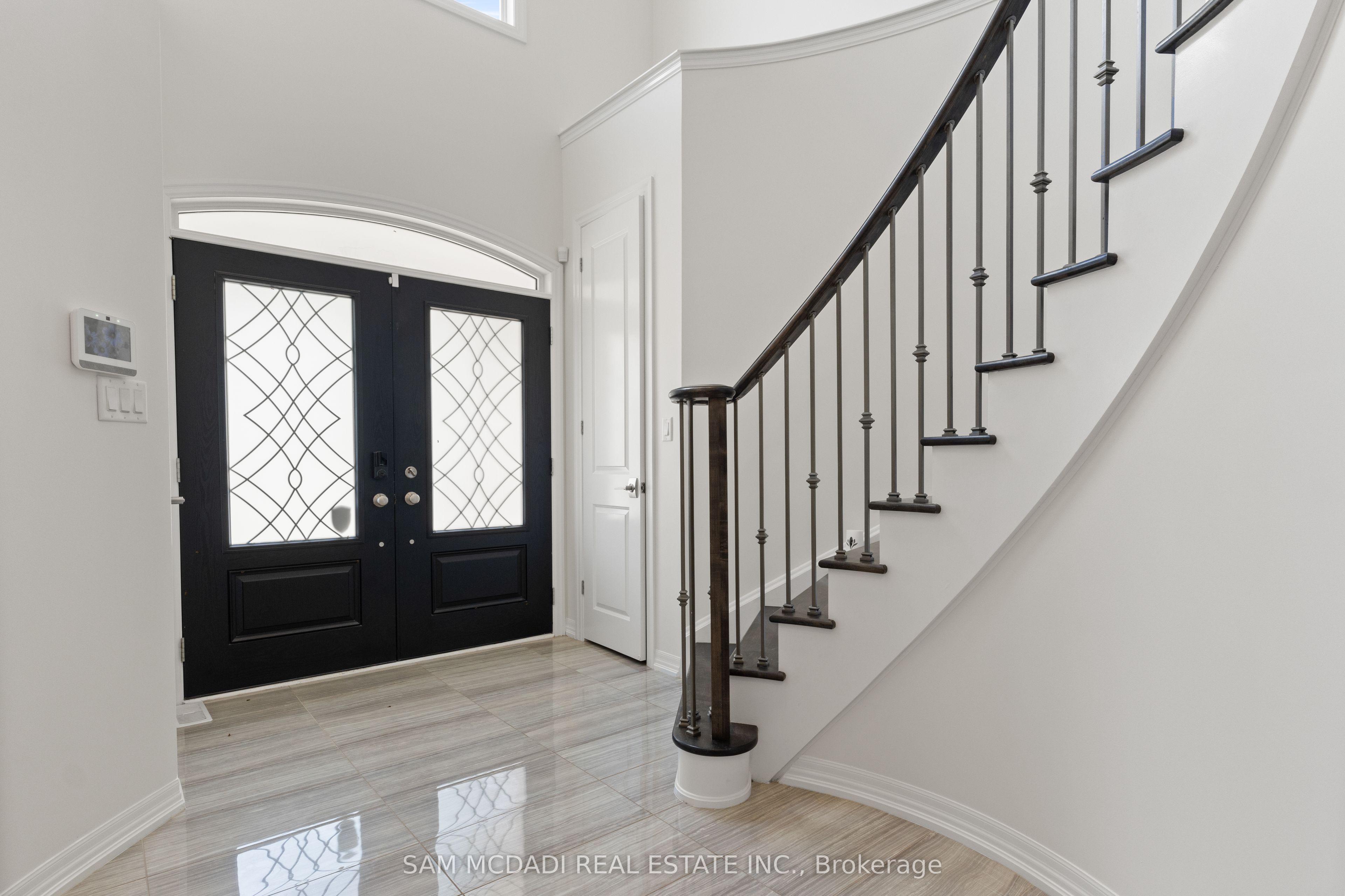 93 Wheat Boom Drive, Oakville, ON L6H 0M9 photo 3