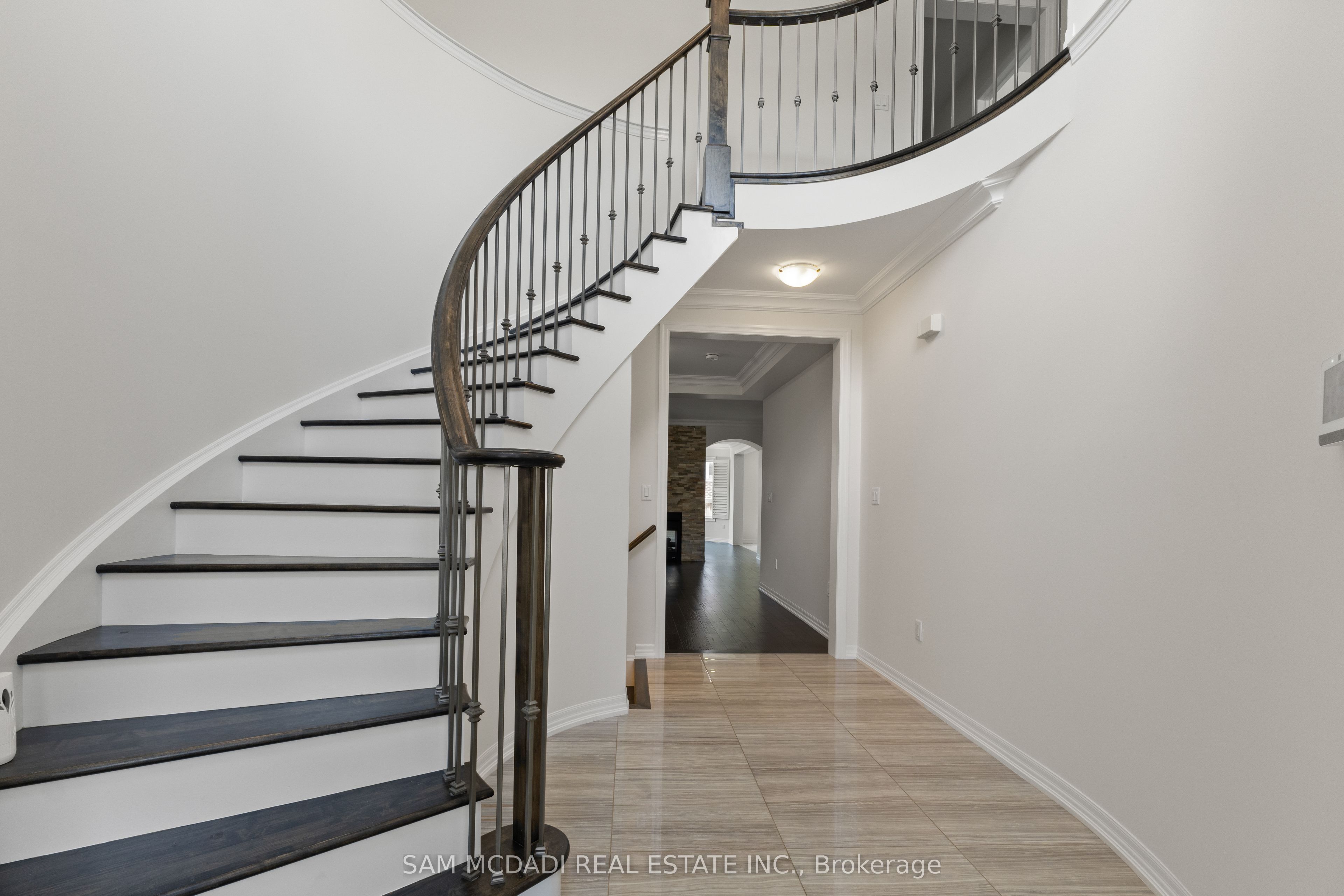 93 Wheat Boom Drive, Oakville, ON L6H 0M9 photo 4