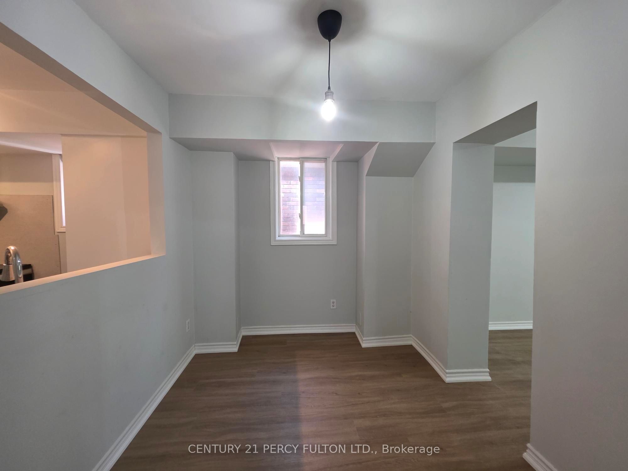 223 Fairview Avenue, Toronto, ON M6P 3A6 photo 5