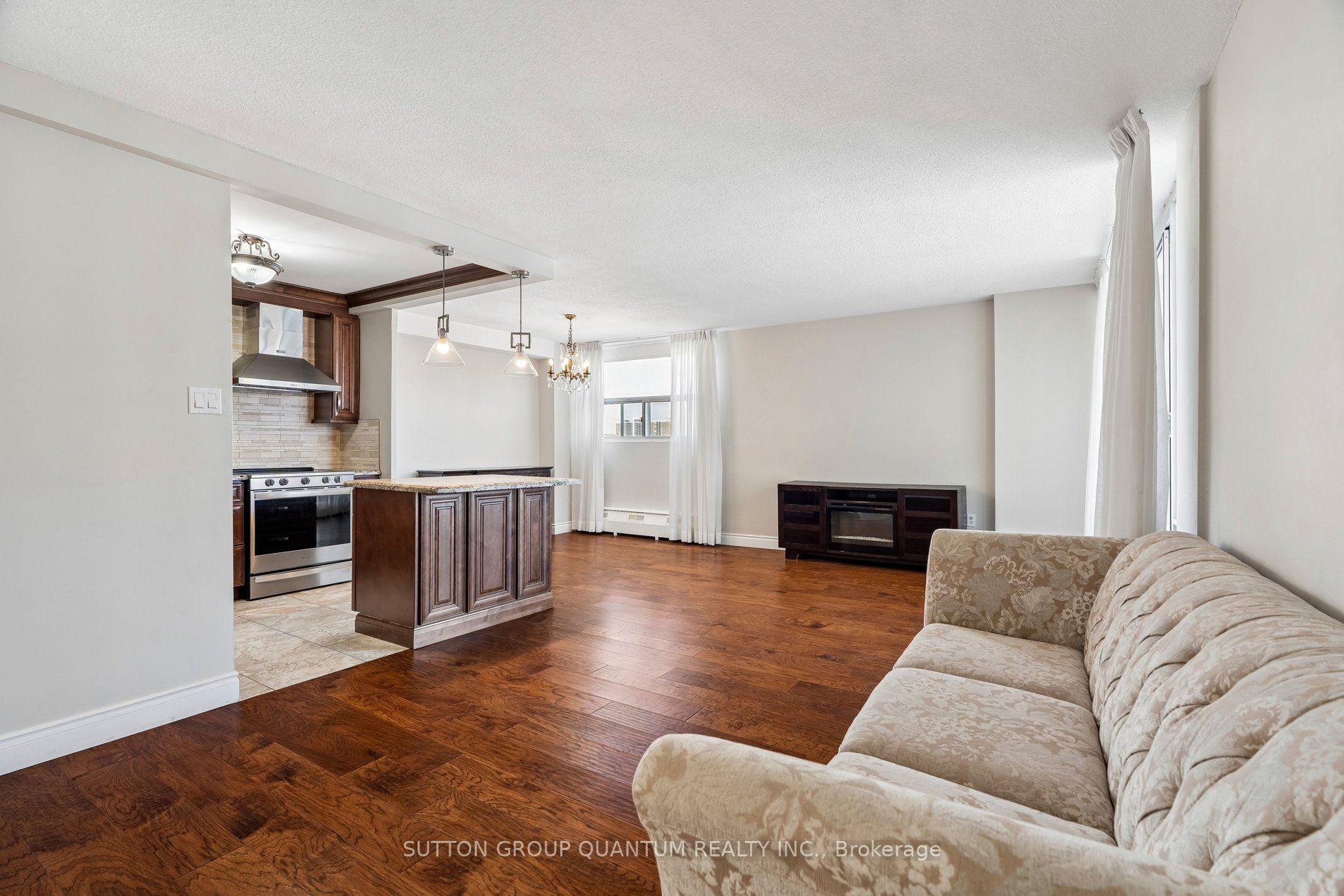 2345 Confederation Parkway 802, Mississauga, ON L5B 2H3 photo 2