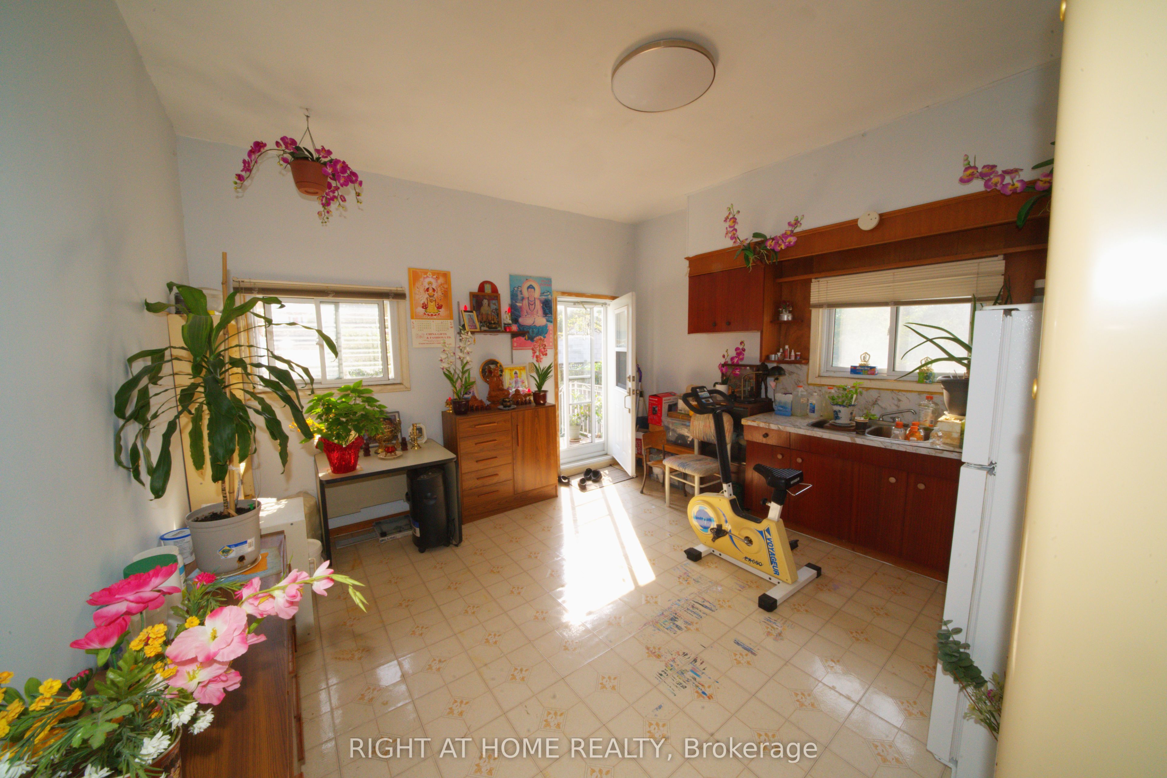 65 Salem Avenue, Toronto, ON M6H 3C2 photo 4