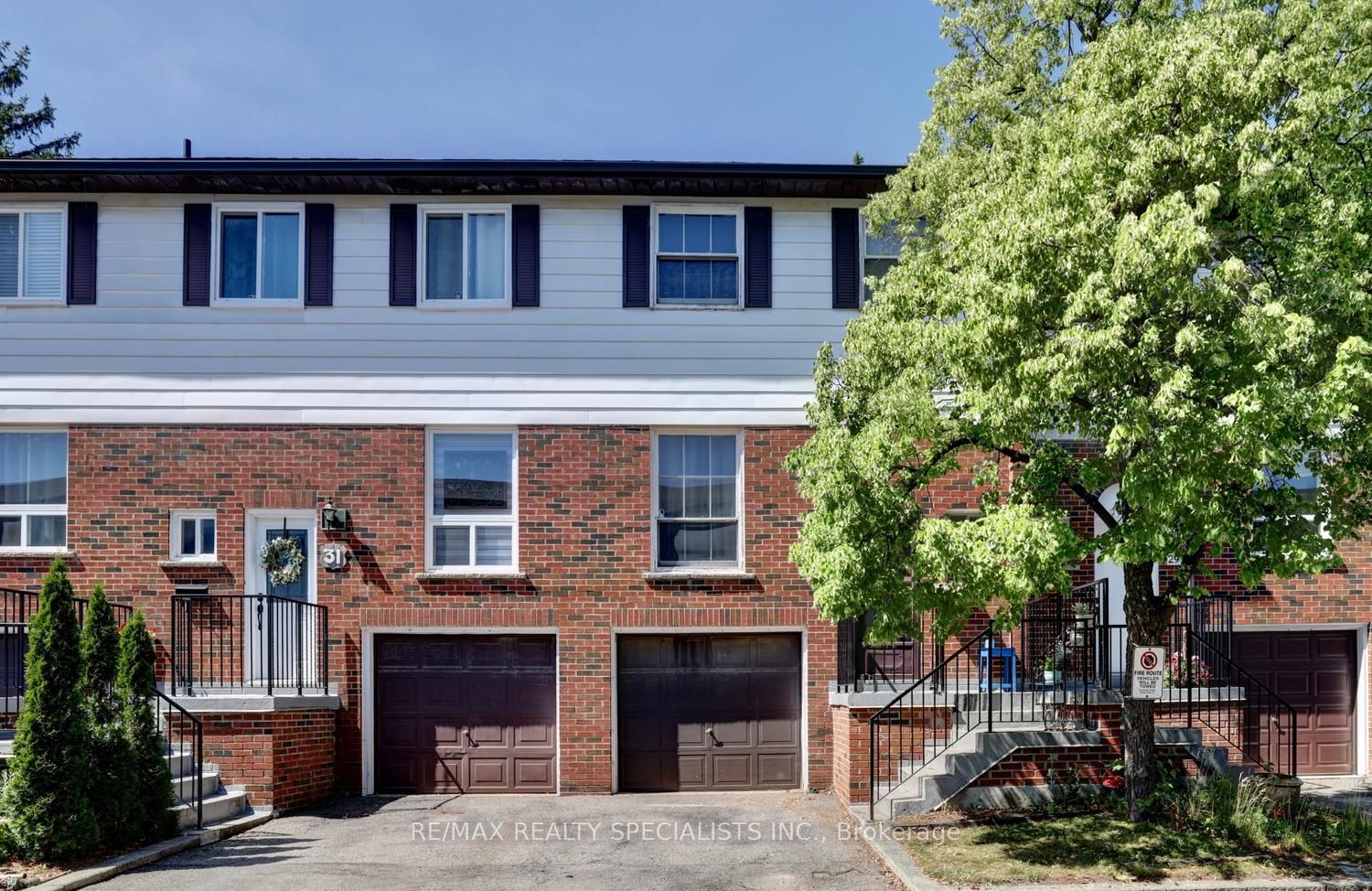 2445 Homelands Drive 30, Mississauga, ON L5K 2C6 photo 2