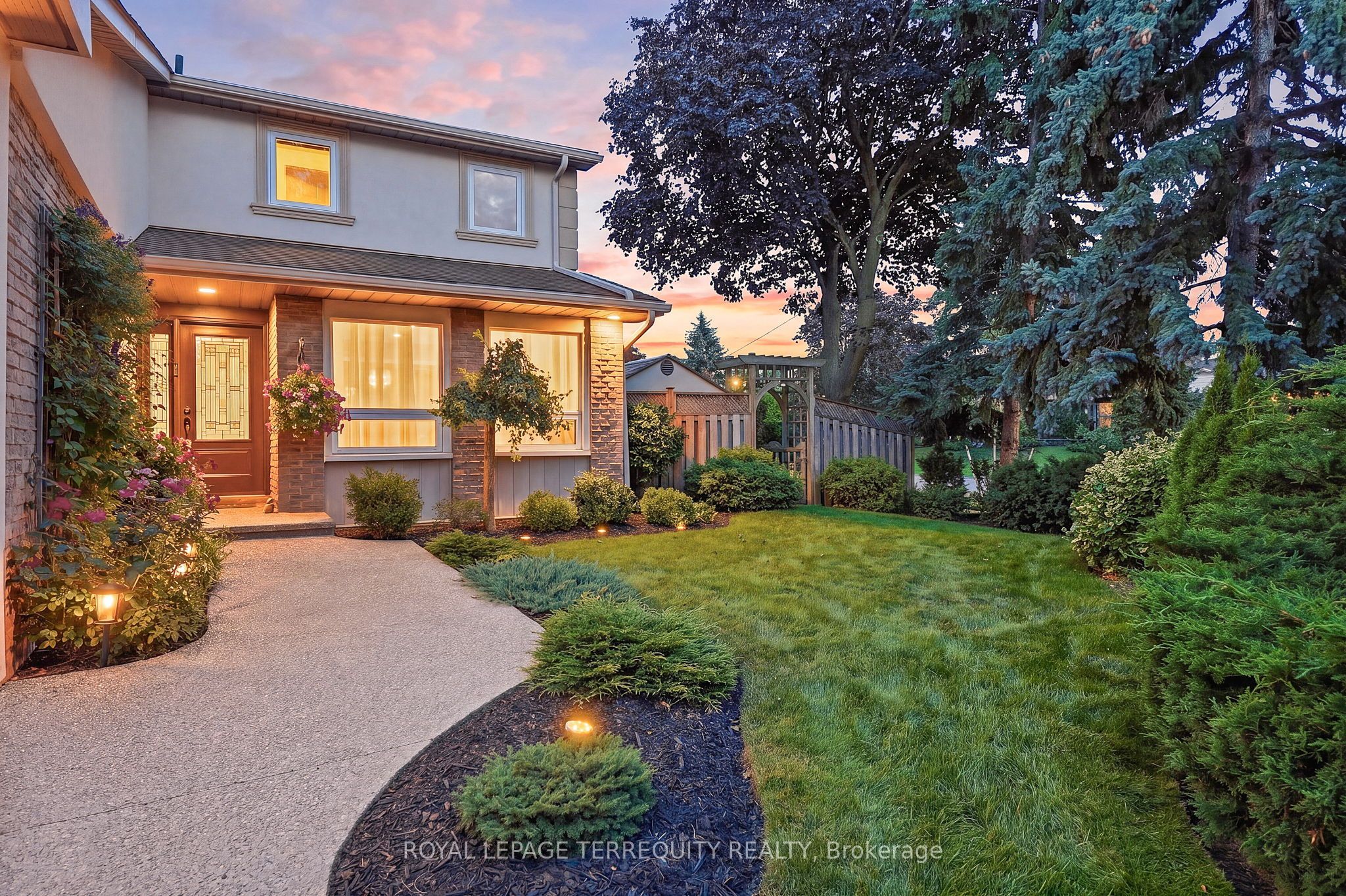 2656 Spruce Needle Drive, Mississauga, ON L5L 1M9 photo 3