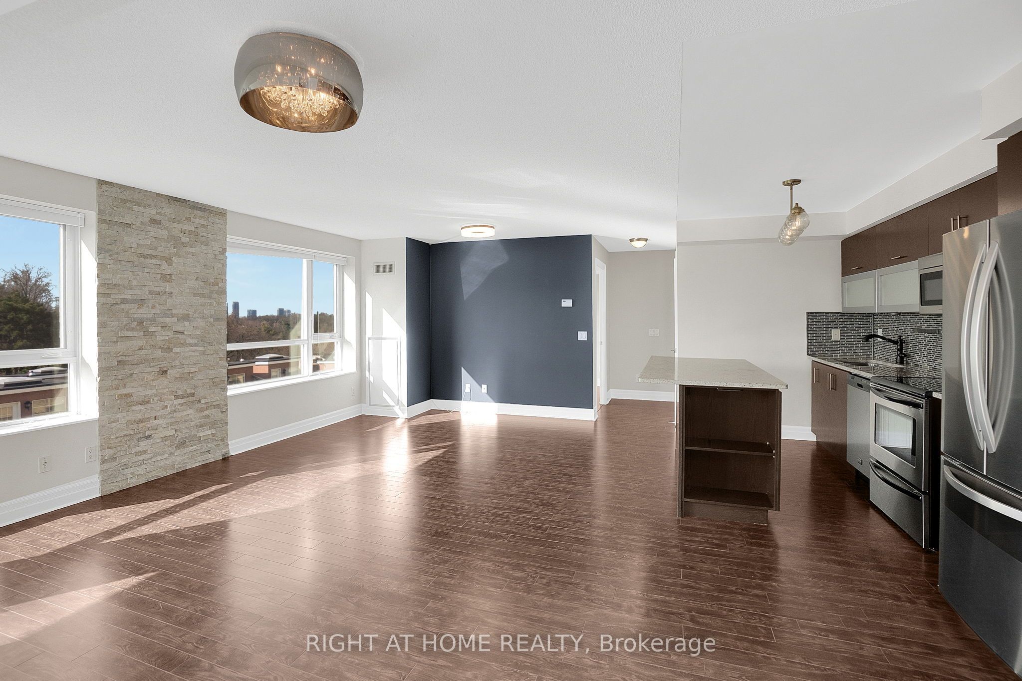 20 Gothic Avenue 308, Toronto, ON M6P 1T5 photo 3