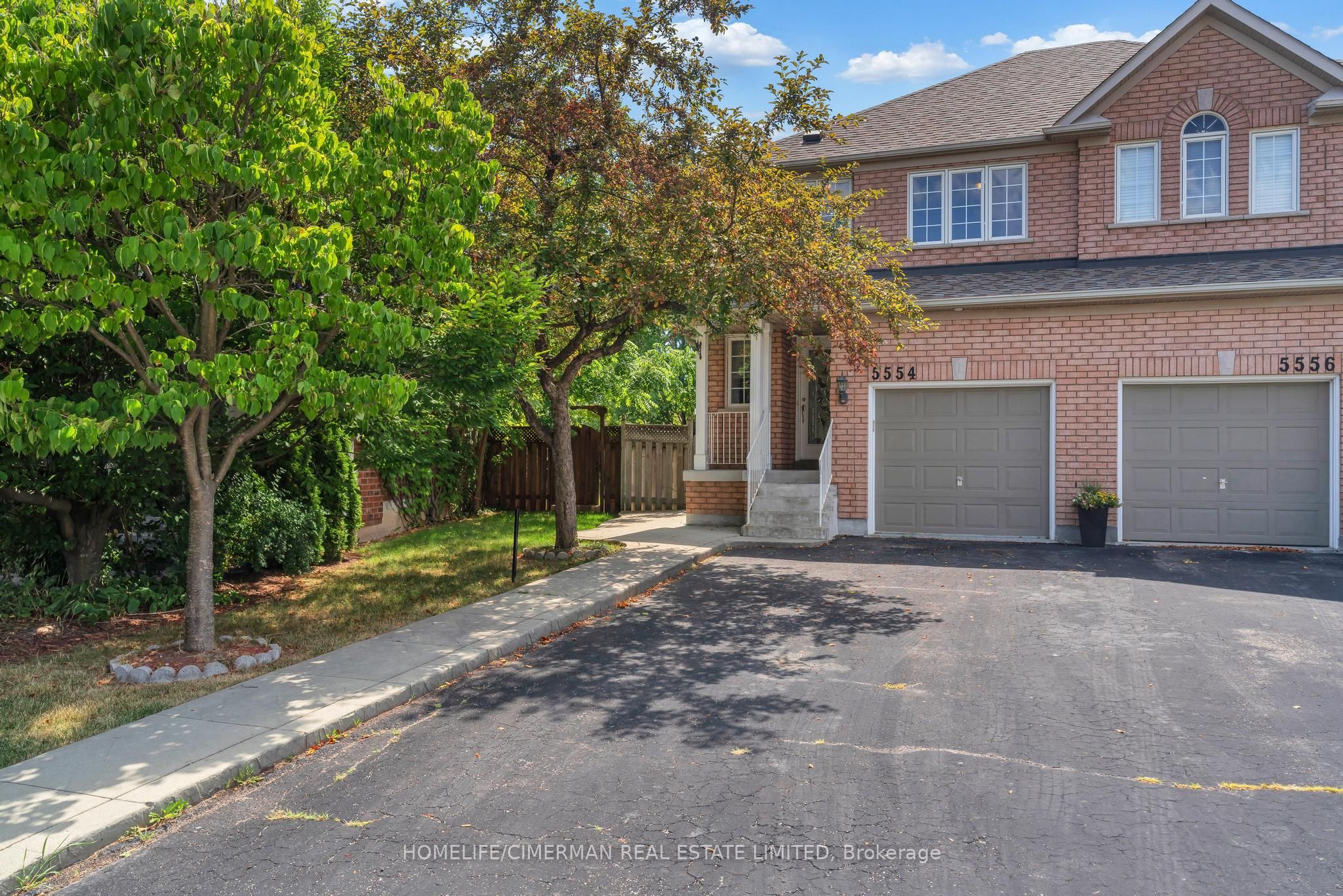 5554 Creditrise Place, Mississauga, ON L5M 6E3 photo 2