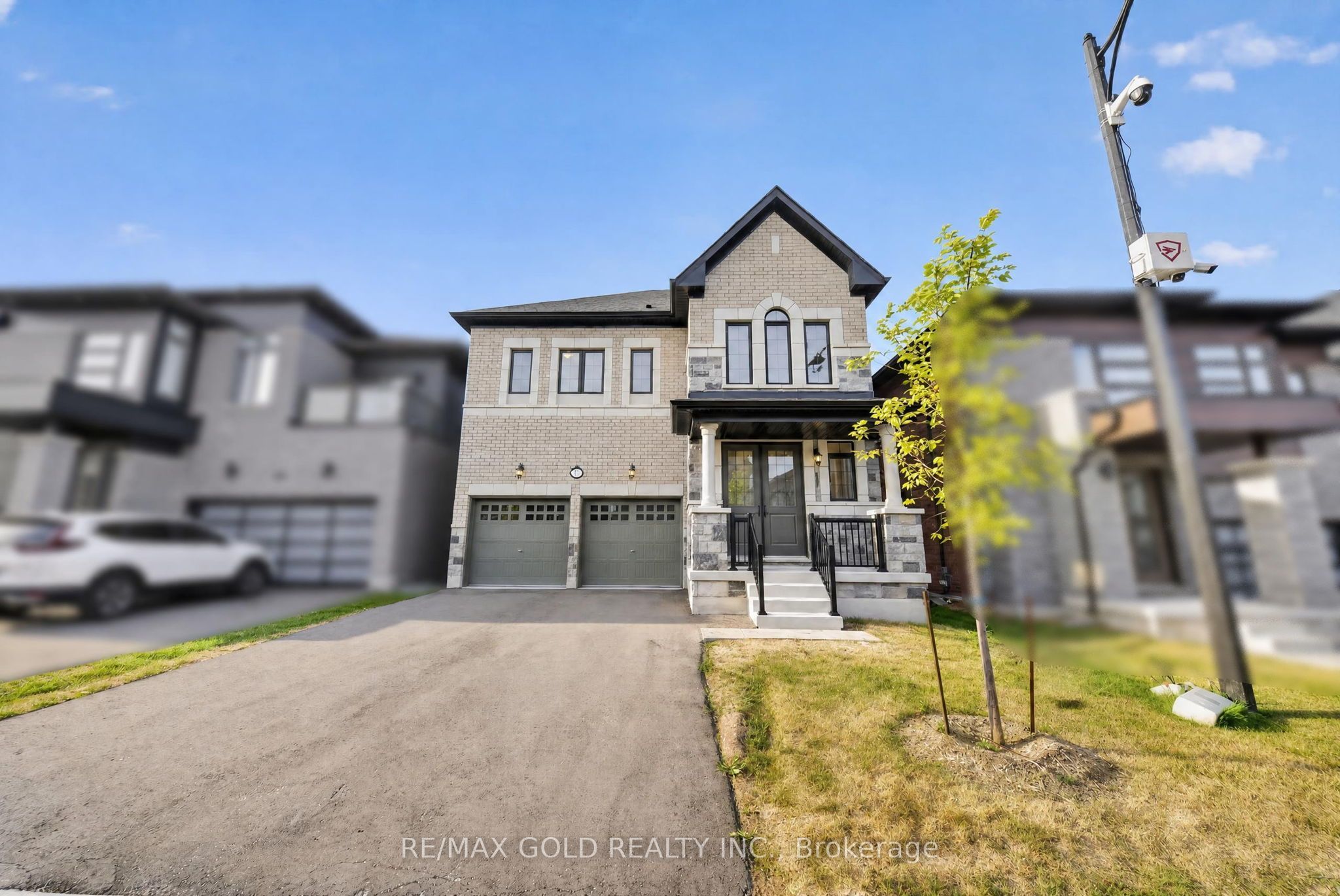 11 Keyworth Crescent, Brampton, ON L6R 4E9 photo 2