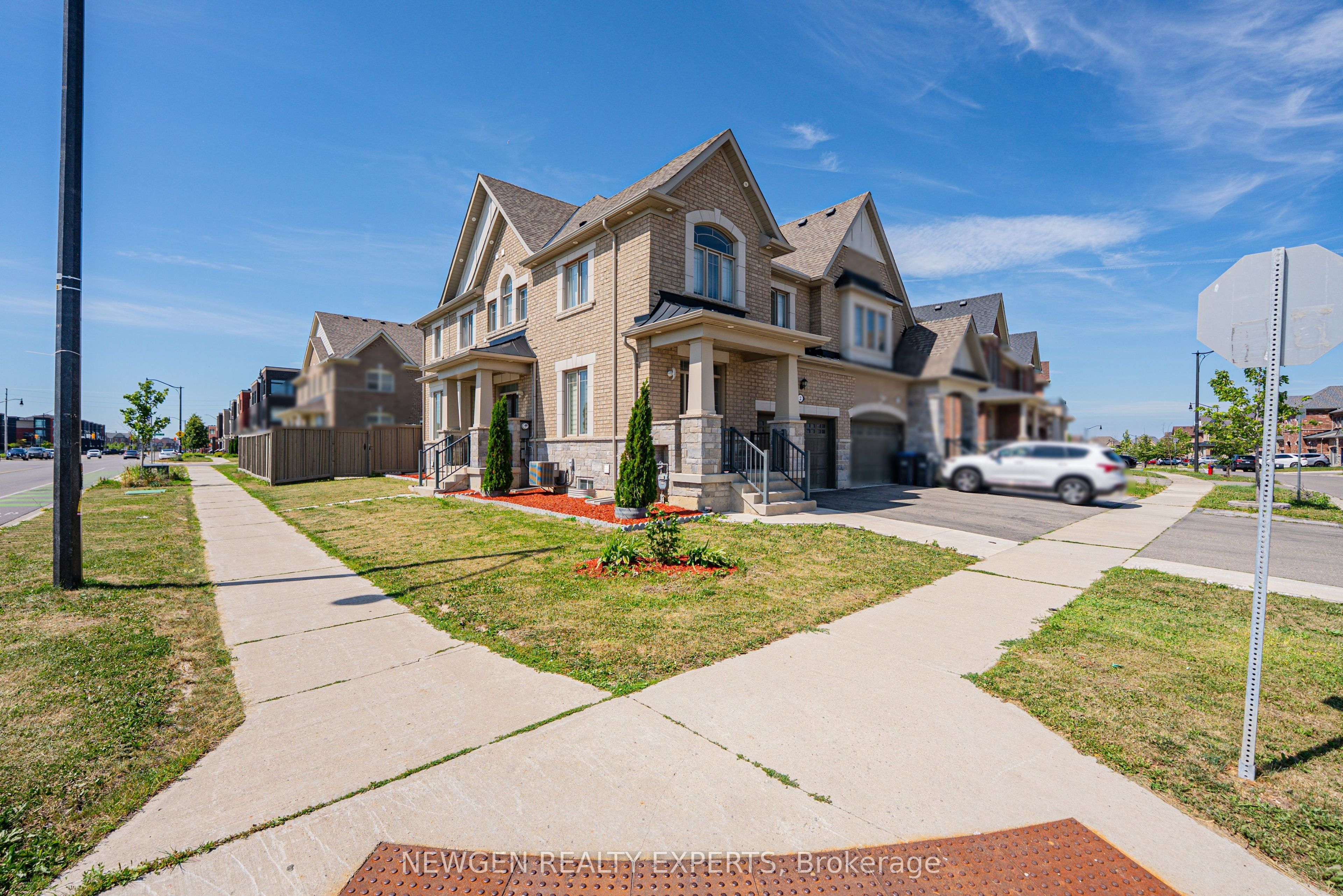 2 Rangemore Road, Brampton, ON L7A 4V8 photo 3