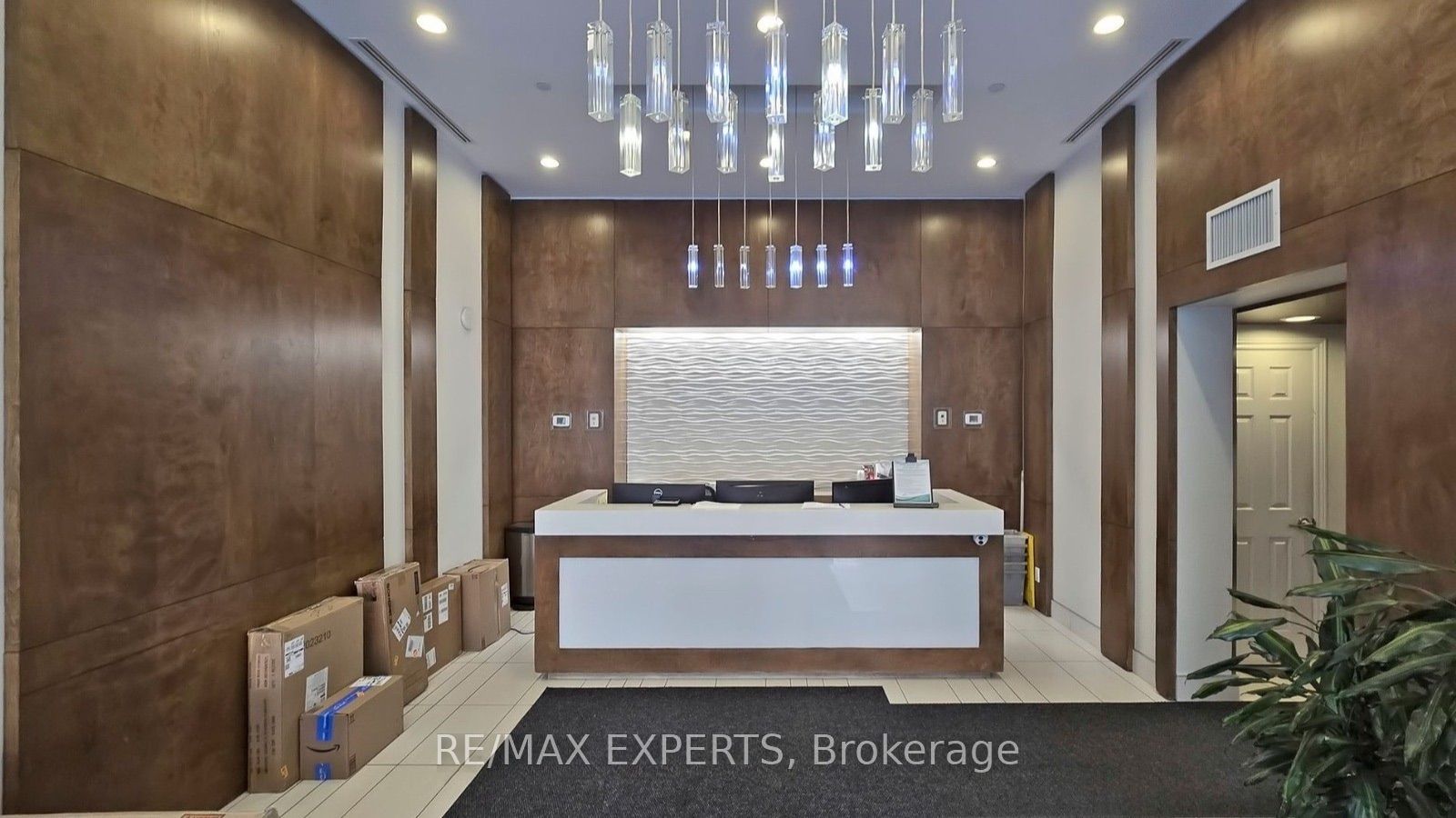 2212 Lakeshore Boulevard W 615, Toronto, ON M8V 0C2 photo 5