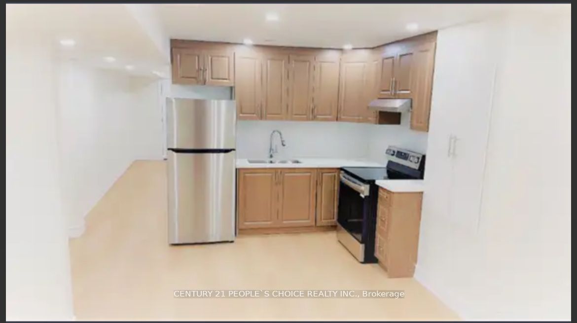3 Aldenham Street 2, Brampton, ON L6X 5S2