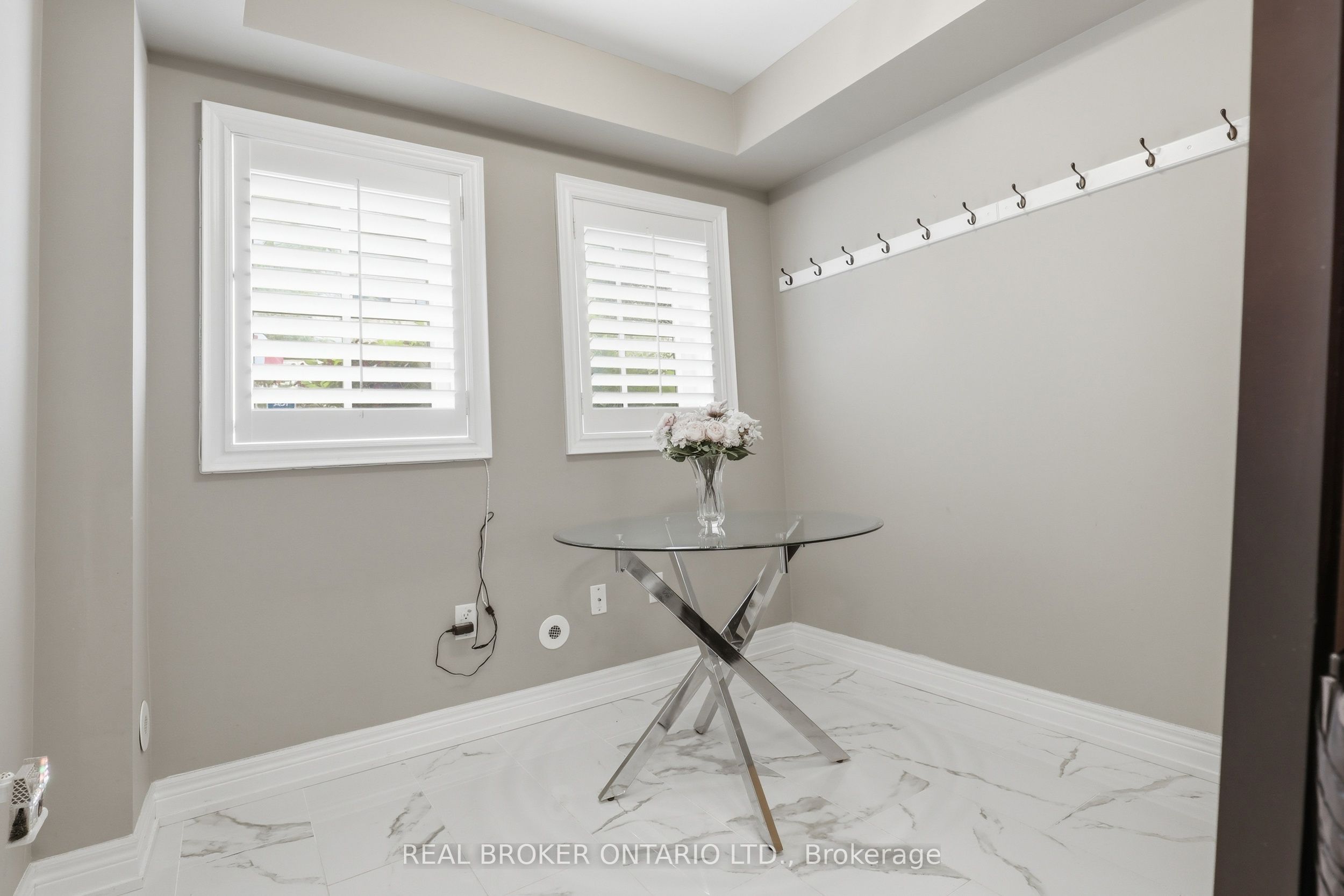 39 Lobo Mews, Toronto, ON M8Z 0B2 photo 4