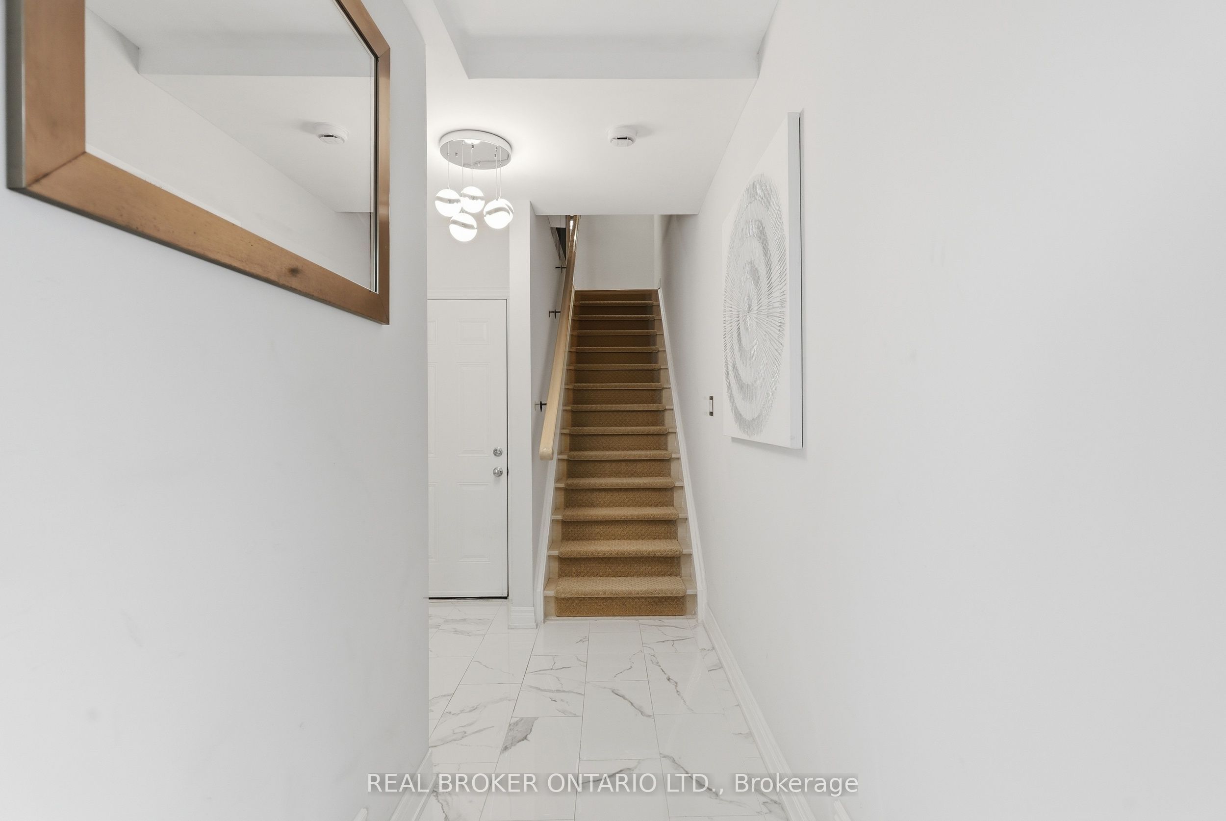 39 Lobo Mews, Toronto, ON M8Z 0B2 photo 5