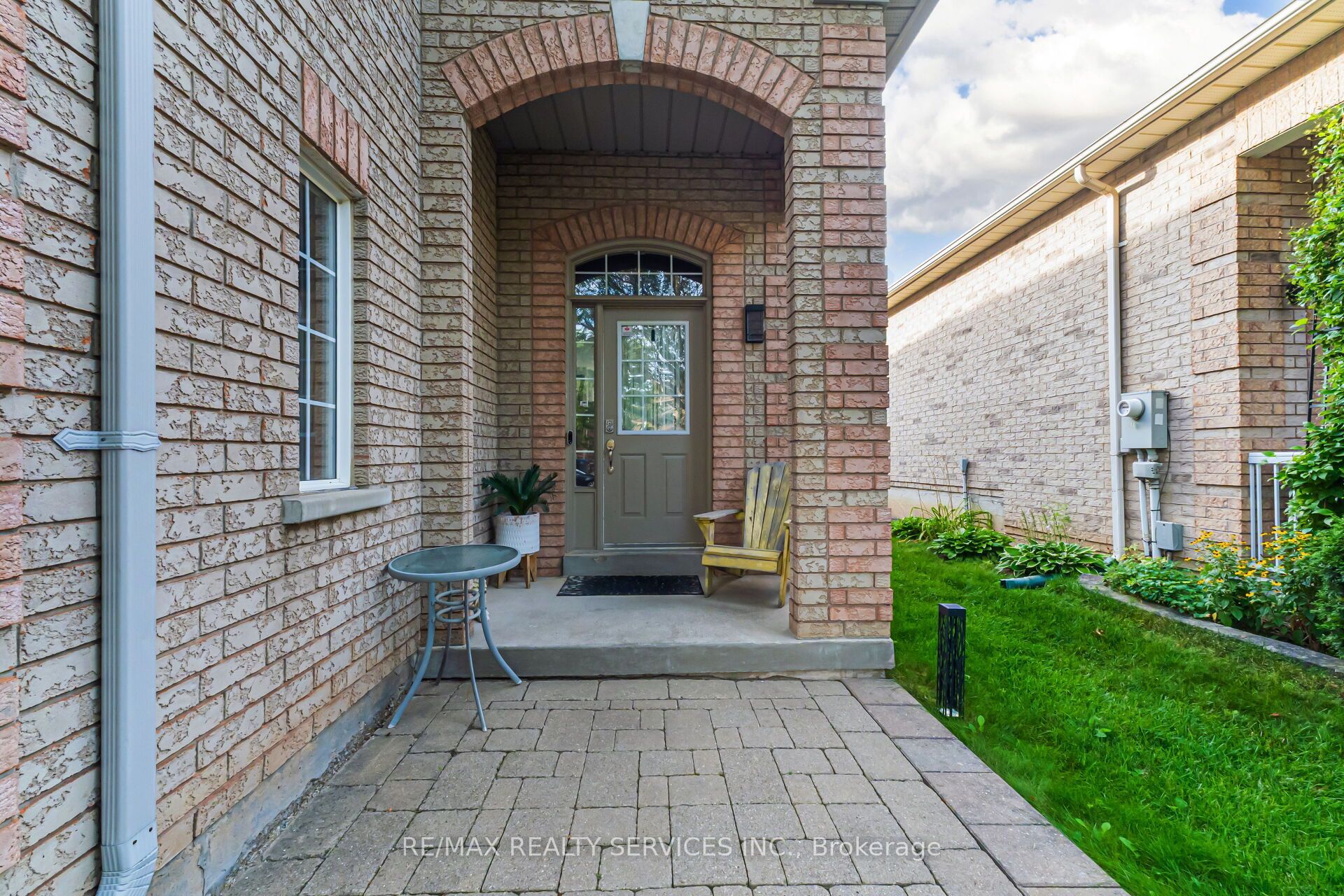 50 Sunny Glen Crescent, Brampton, ON L7A 2C6 photo 2