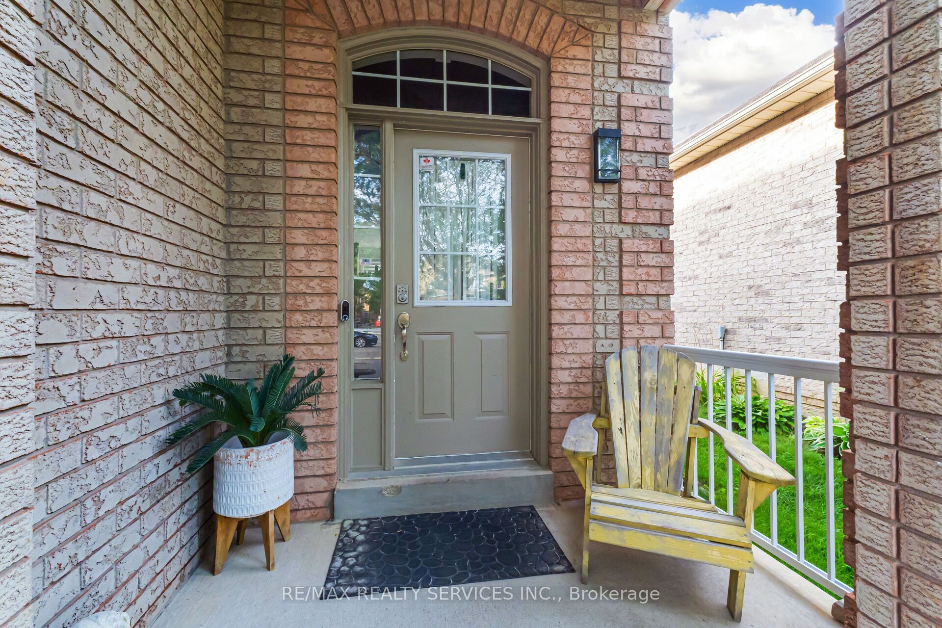 50 Sunny Glen Crescent, Brampton, ON L7A 2C6 photo 3