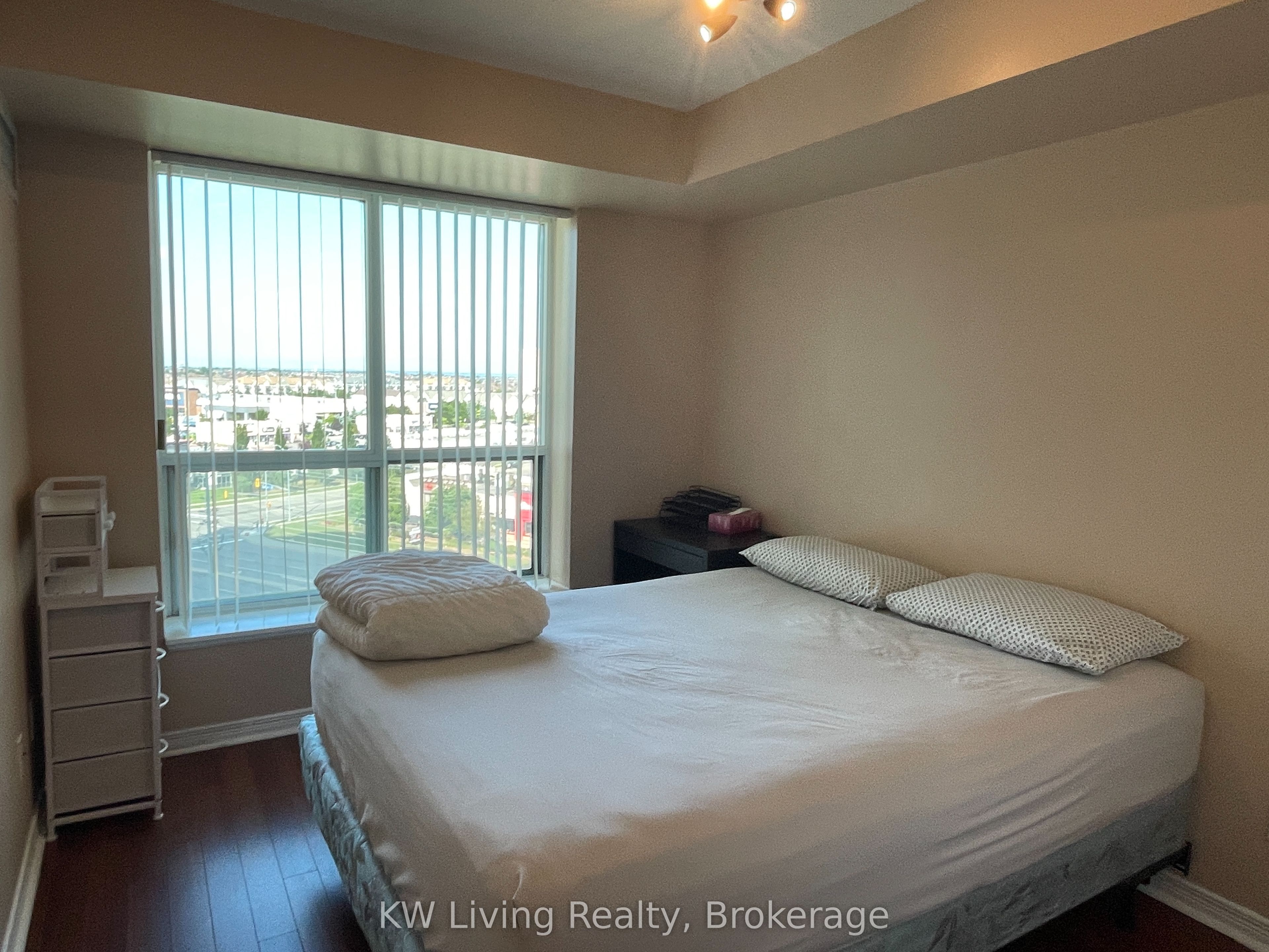 4889 Kimbermount Avenue 908 Room2, Mississauga, ON L5M 7R9 photo 3