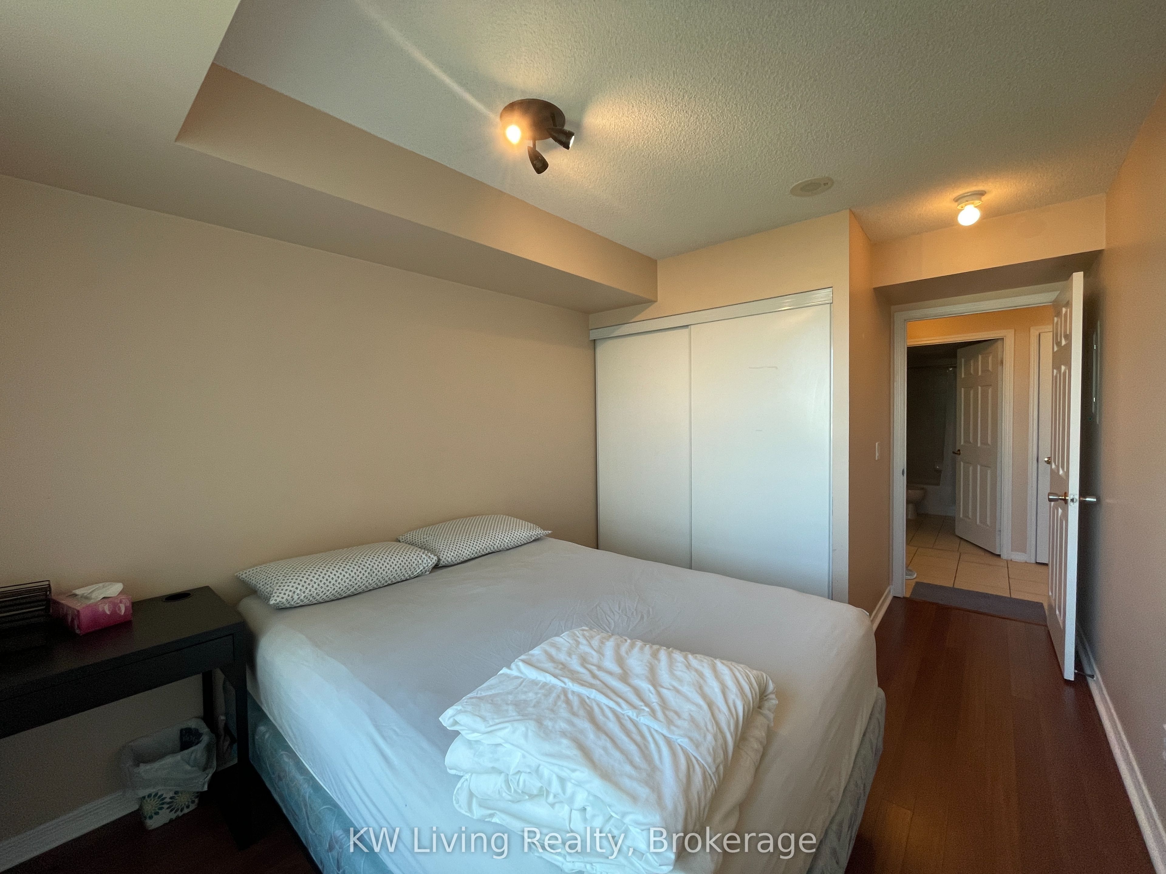 4889 Kimbermount Avenue 908 Room2, Mississauga, ON L5M 7R9 photo 4