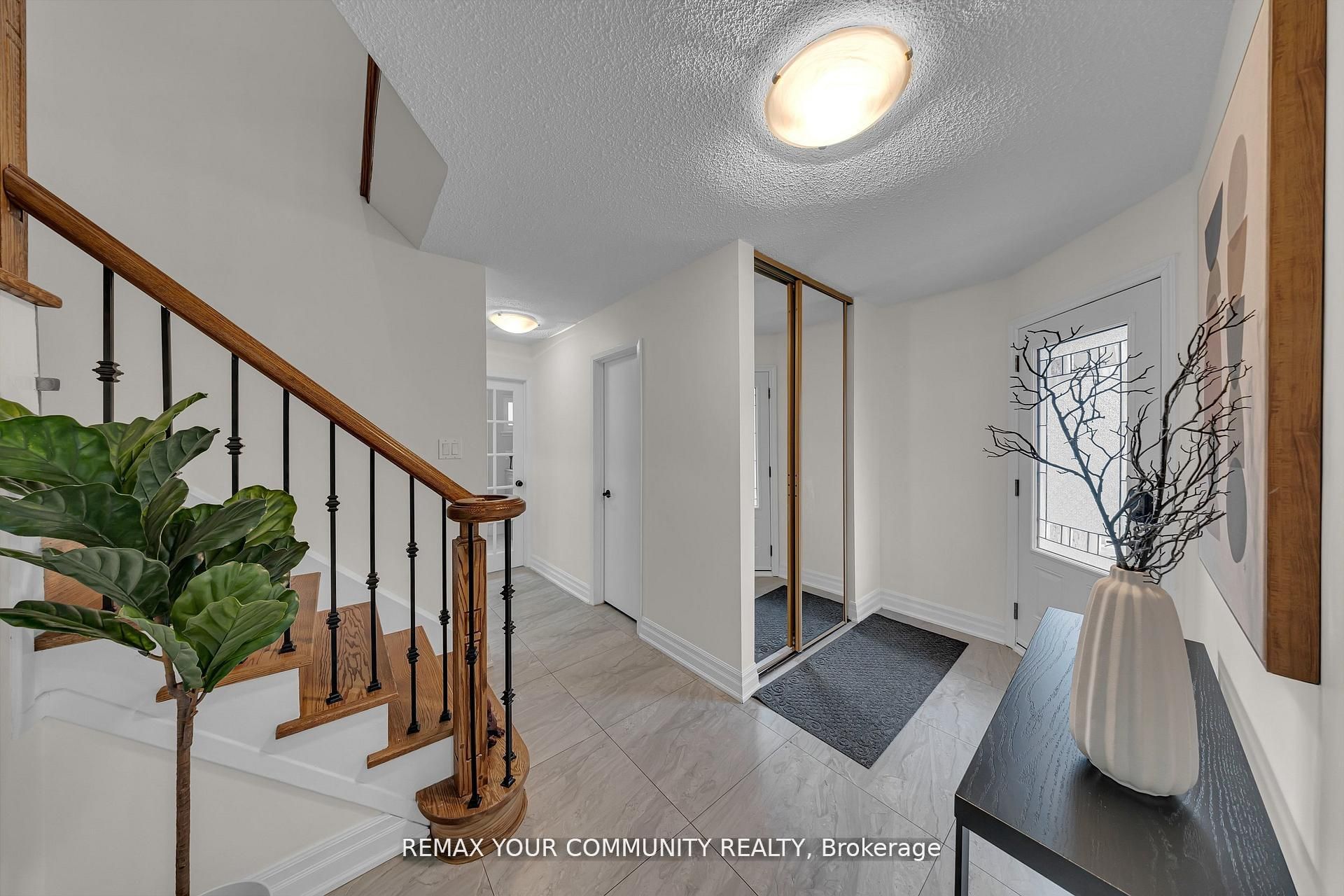 22 Madelaine Crescent, Brampton, ON L6S 2Y9 photo 4