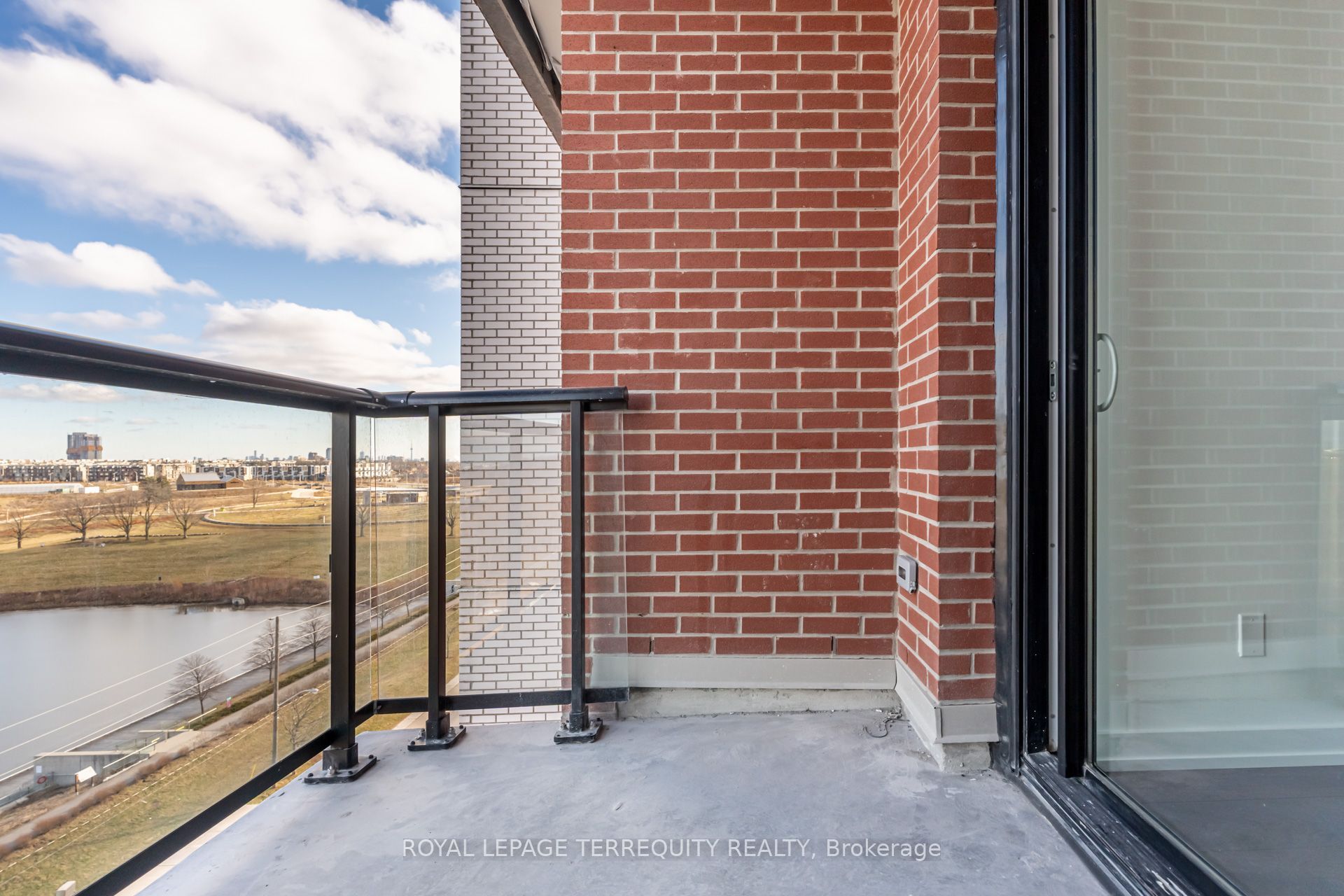3100 Keele Street 909, Toronto, ON M3M 0E1 photo 3