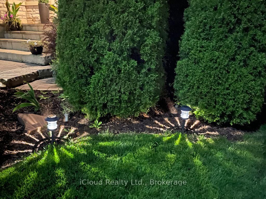 2343 North Ridge Trail, Oakville, ON L6H 0A8 photo 3