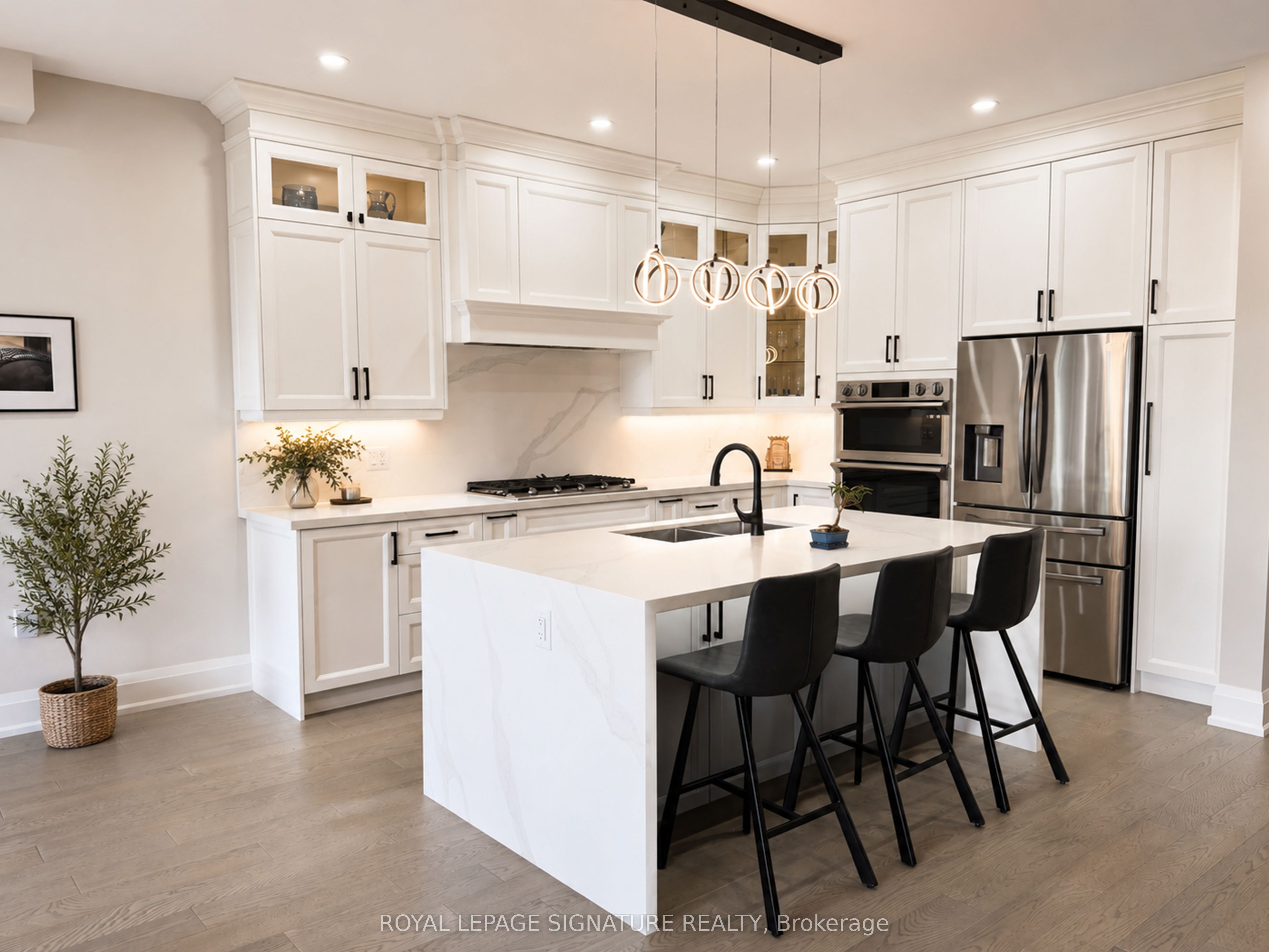 920 Fourth Street, Mississauga, ON L5E 1J6